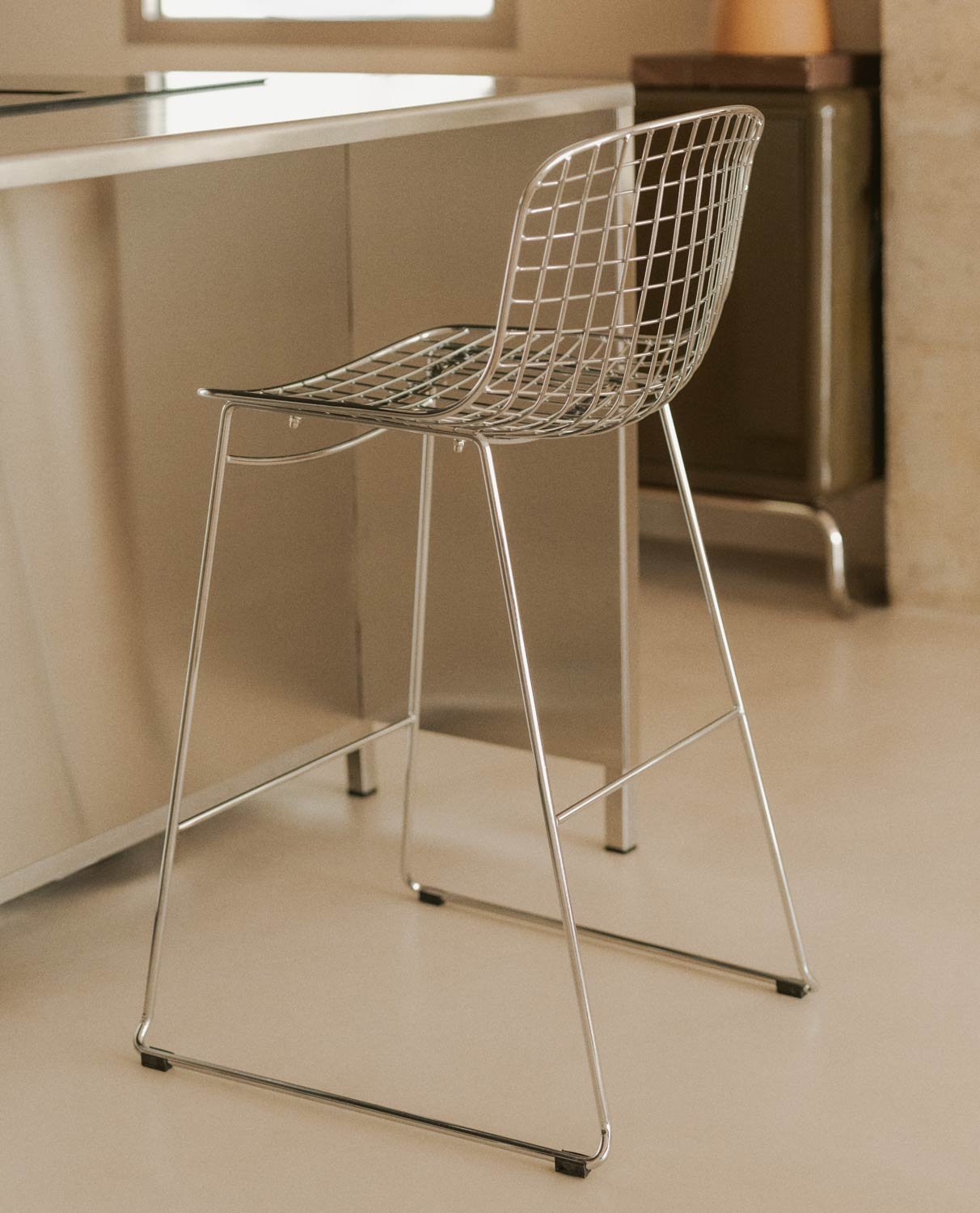 Pack 2 High Steel Stools (66 cm) Low Backrest Aras Trend, gallery image 2