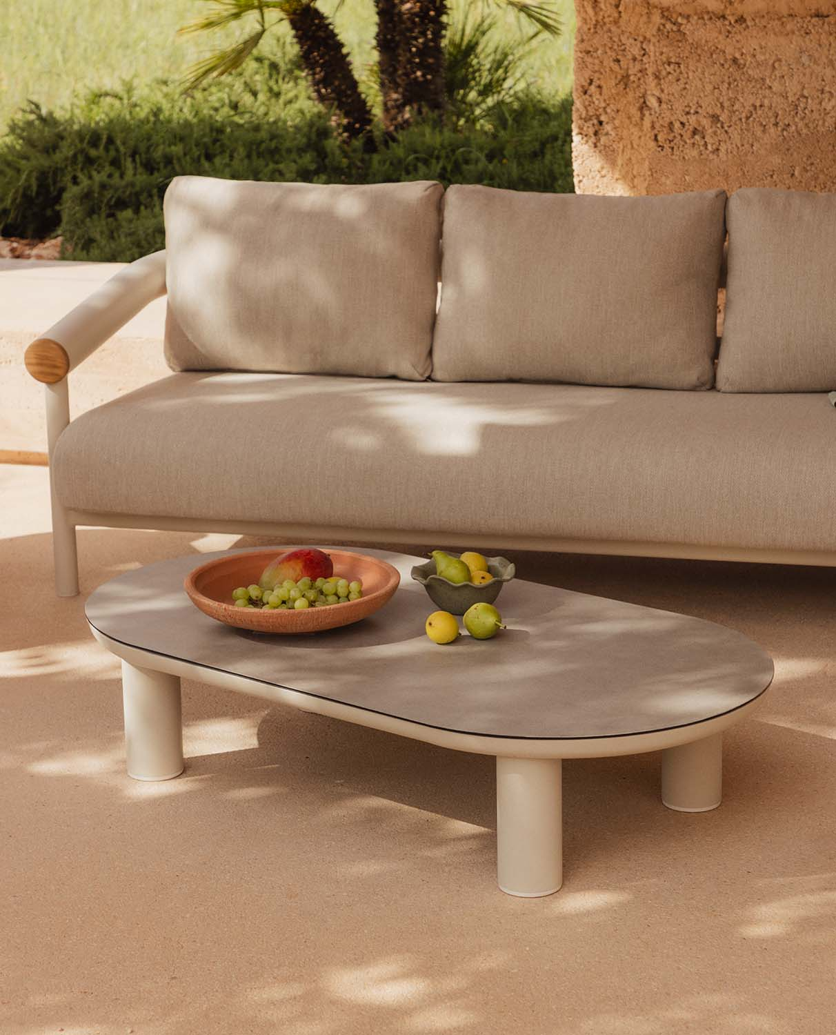 Cheryl Aluminum and Glass Coffee Table (130x70 cm), gallery image 2
