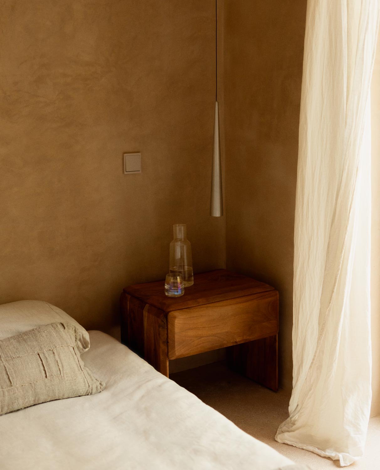Lucil Acacia Wood Bedside Table (60x40 cm), gallery image 2