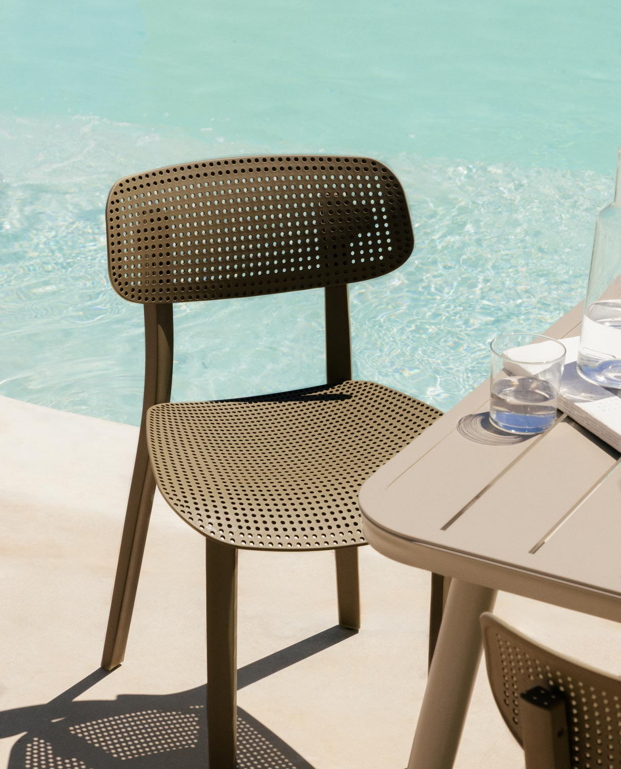 Pack 4 Outdoor Polypropylene Chairs Dasi Rejilla, gallery image 2