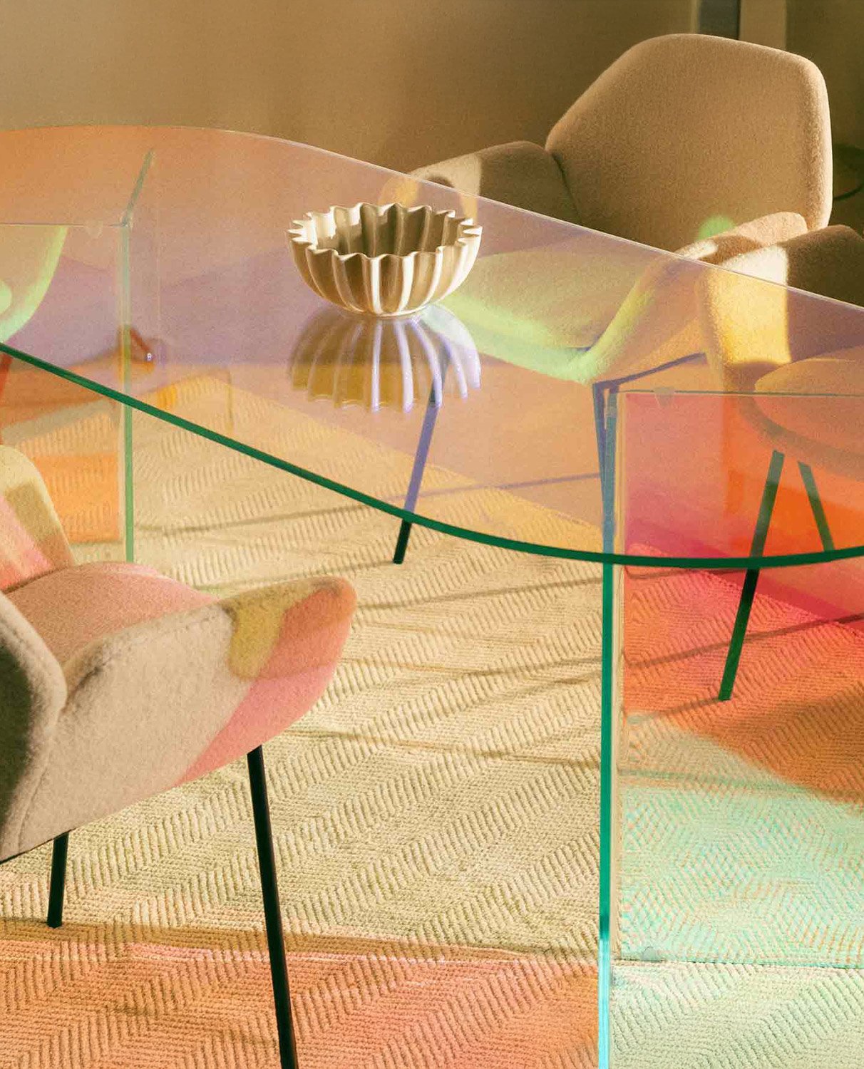 Oval Iridiscent Tempered Glass Dining Table (200x90 cm) Iris, gallery image 2