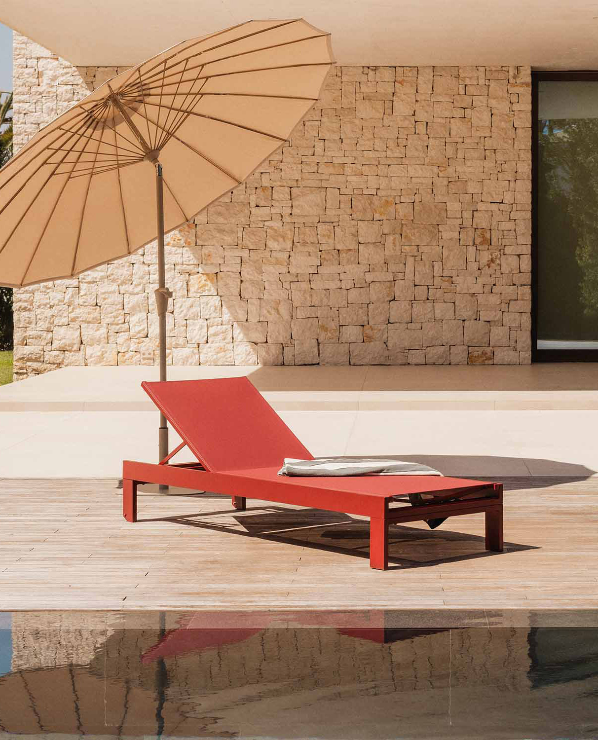 Aluminium and Fabric Reclining Sun Lounger New Kreta, gallery image 2