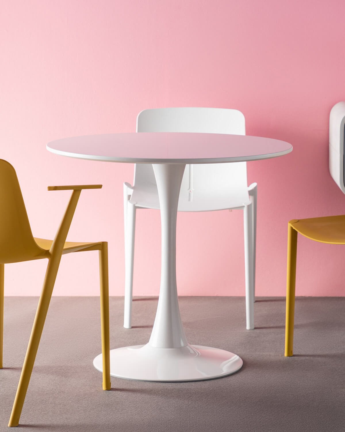 Round Wood and Fiberglass Table (Ø80 cm) Chess Edition, gallery image 2