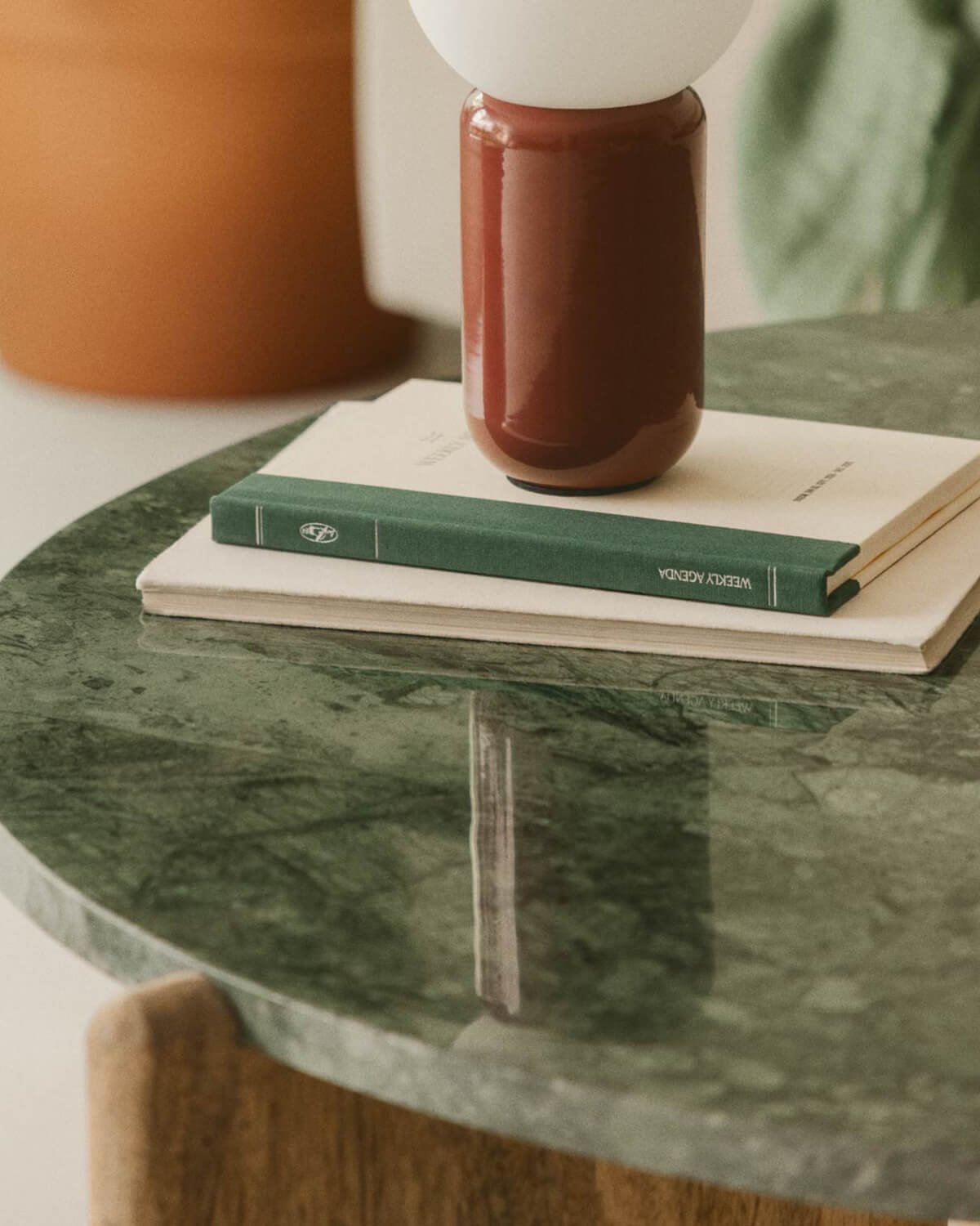 Round Mango Wood and Marble Coffee Table (Ø86 cm) Crecia, gallery image 3