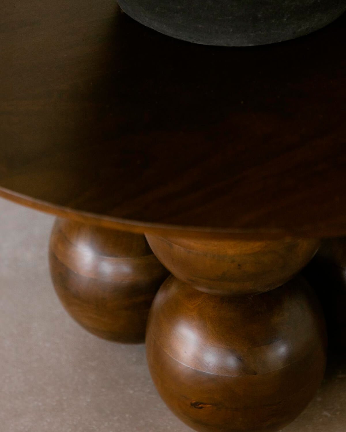 Alary Mango Wood Round Coffee Table (Ø80 cm), gallery image 3