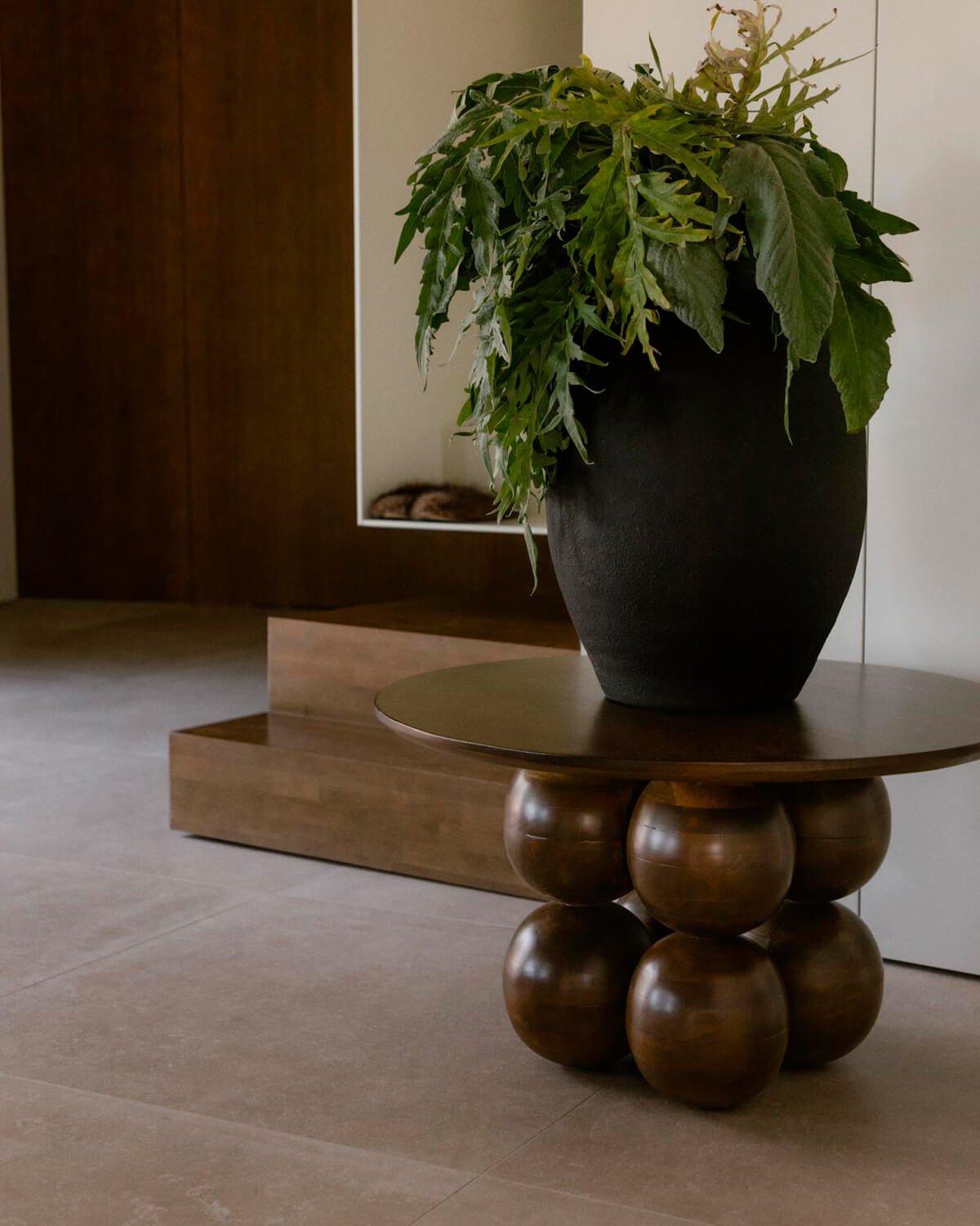 Alary Mango Wood Round Coffee Table (Ø80 cm), gallery image 2
