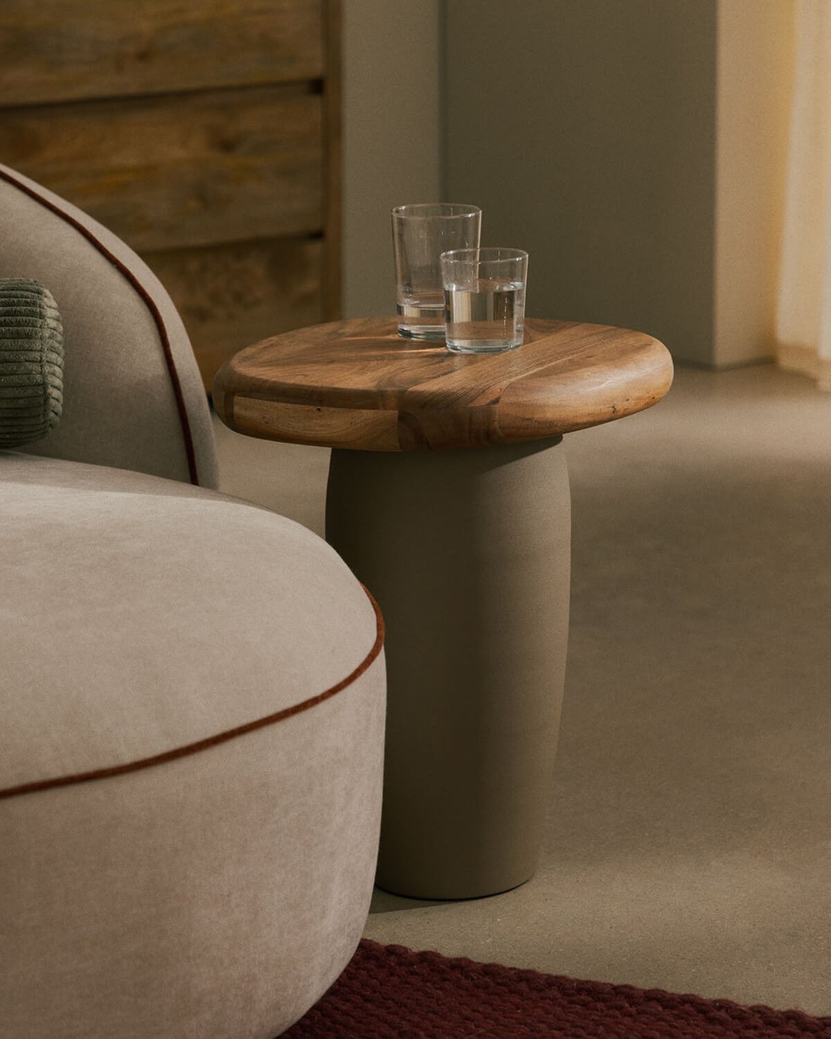Oval Acacia Wood and Metal Side Table (40.5x38 cm) Tricia, gallery image 2