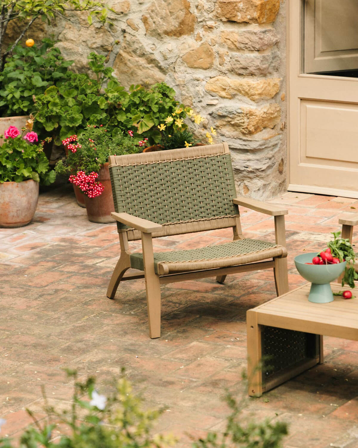 Pack of 2 Acacia Wood and Rope Garden Chairs Mirle, gallery image 2