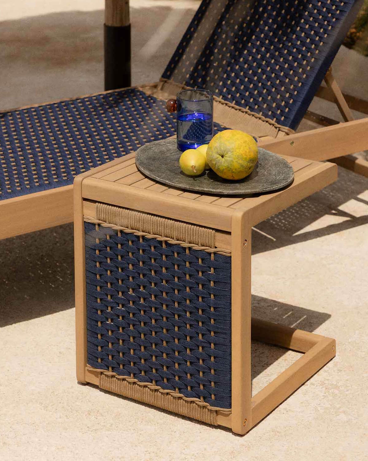 Acacia Wood and Rope Side Table (40x40 cm) Mirle, gallery image 2