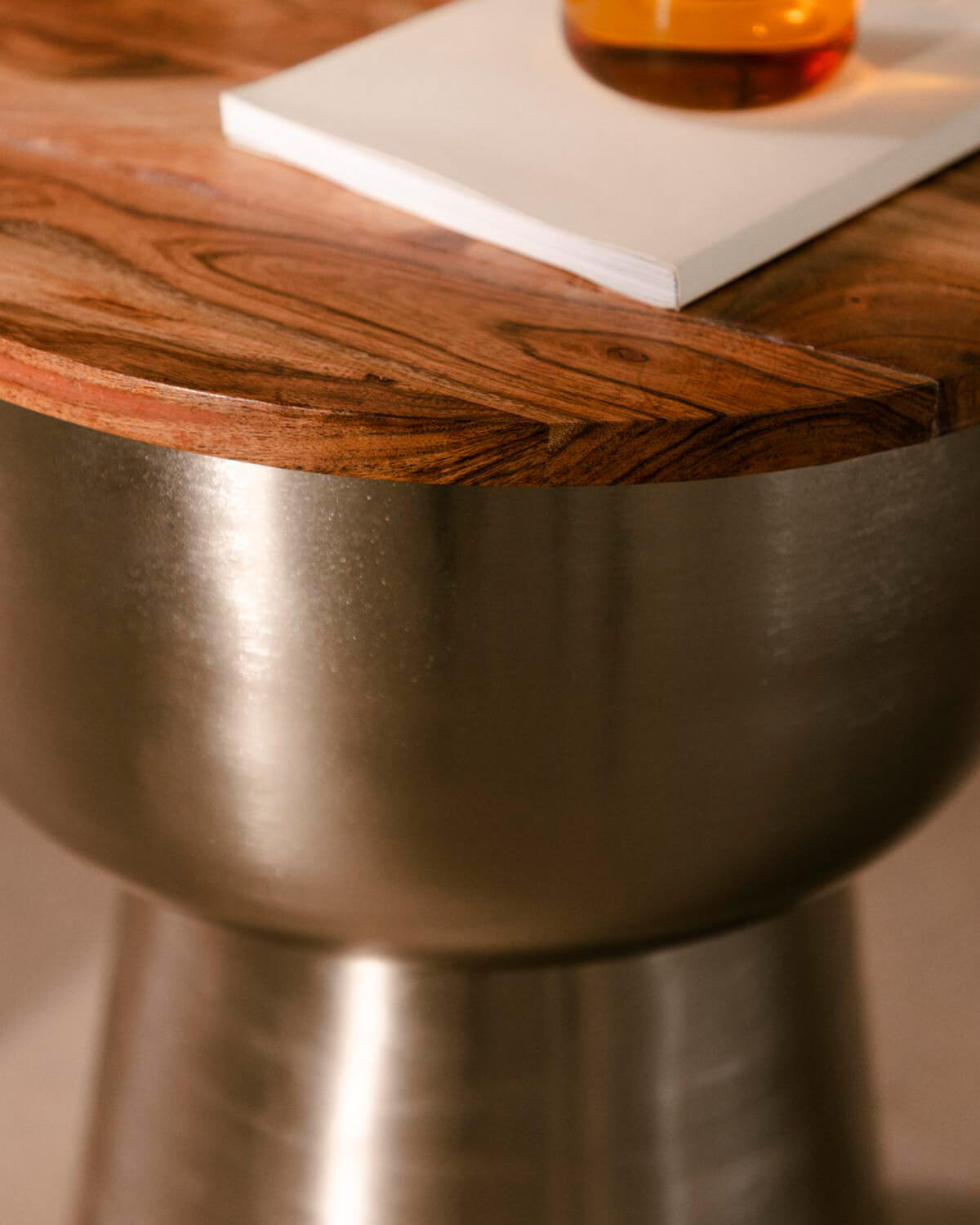 Binchi Round Acacia Wood and Metal Side Table (Ø39 cm), gallery image 3