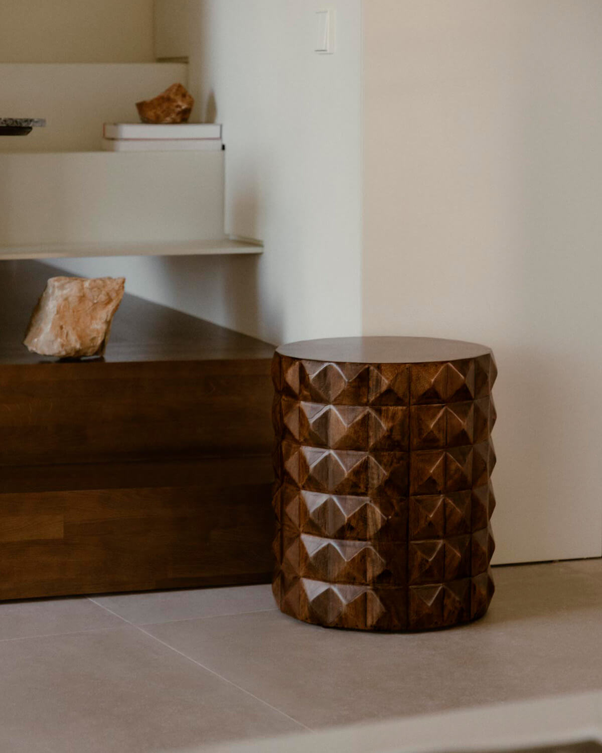 Round Mango Wood Side Table (Ø37 cm) Vilna, gallery image 2