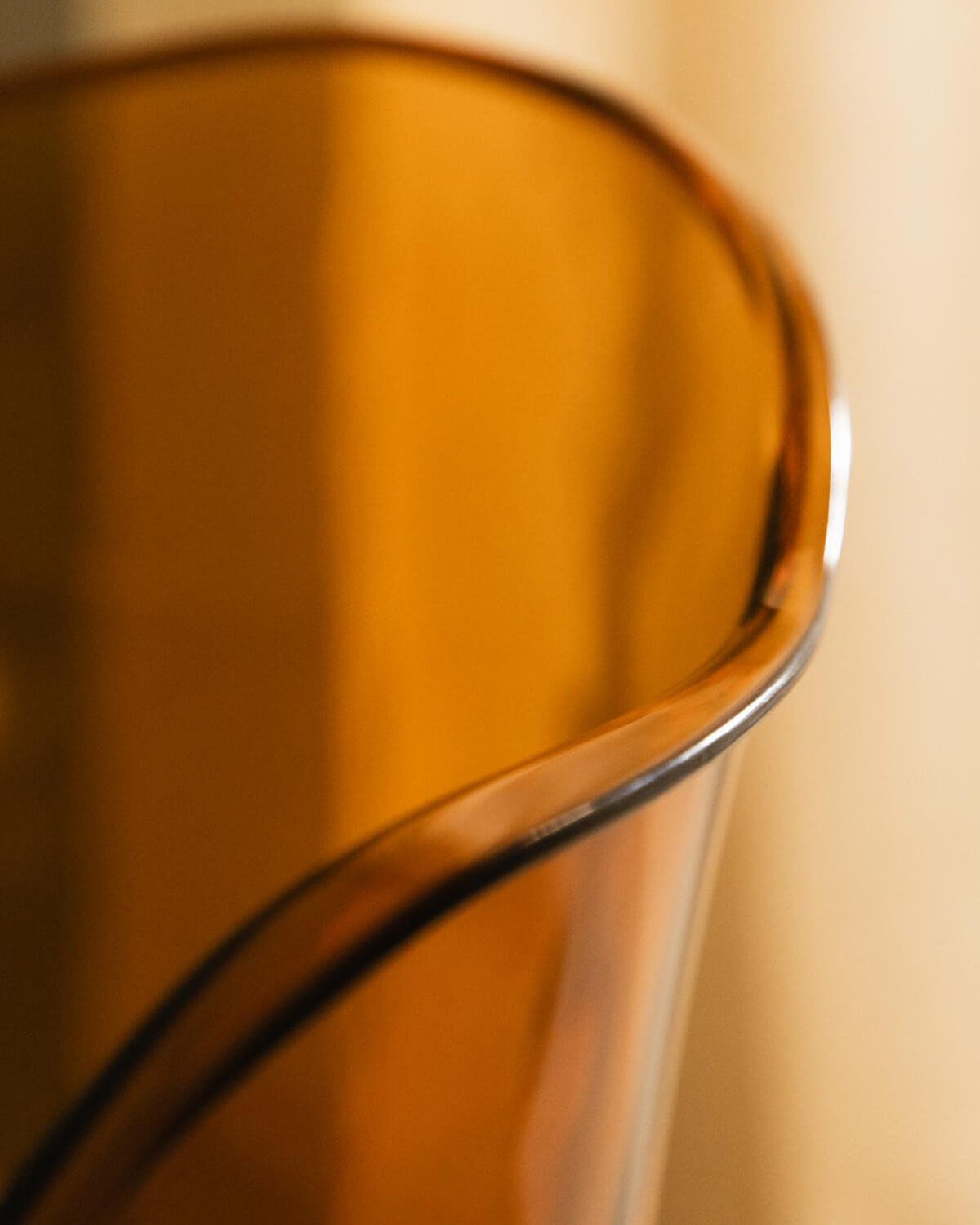 Polycarbonate Dining Chair Pinhes, gallery image 3