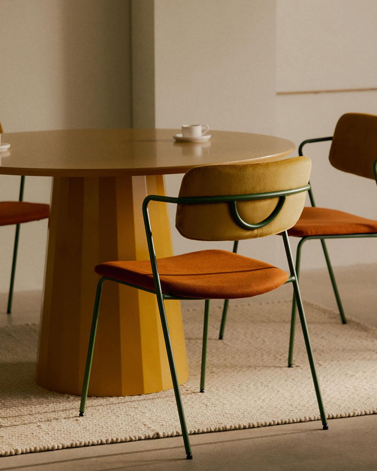 Round Wooden and Metal Dining Table (Ø120 cm) Irem, gallery image 3