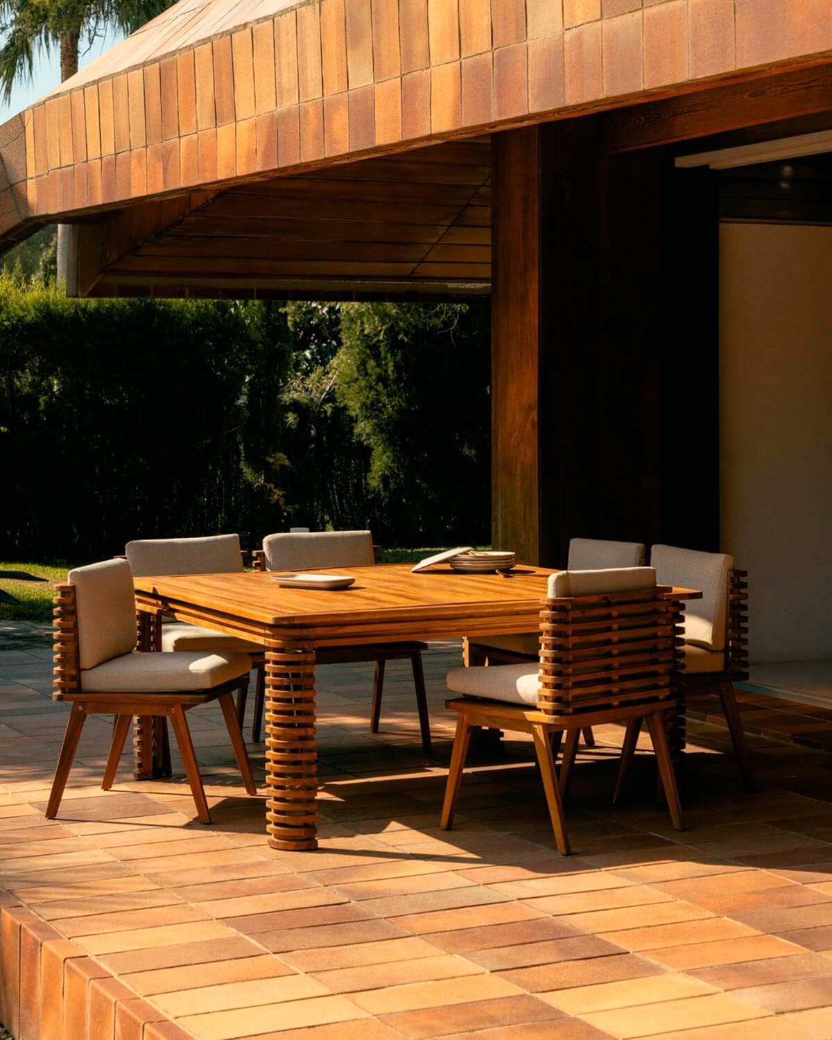 Square Outdoor Table (160x160 cm) made of Hazan Acacia Wood, gallery image 2