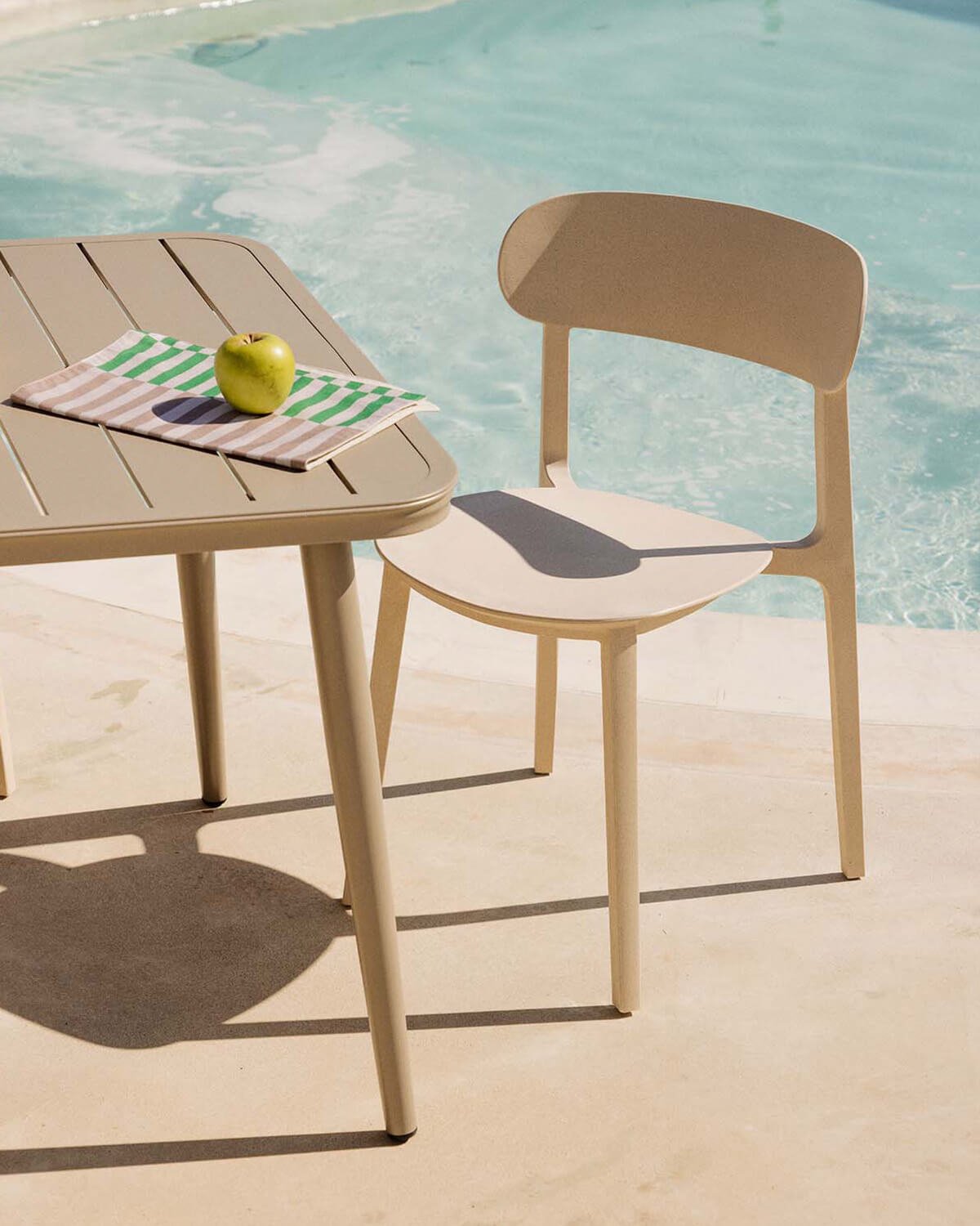 Pack 4 Outdoor Polypropylene Chairs Briel , gallery image 2