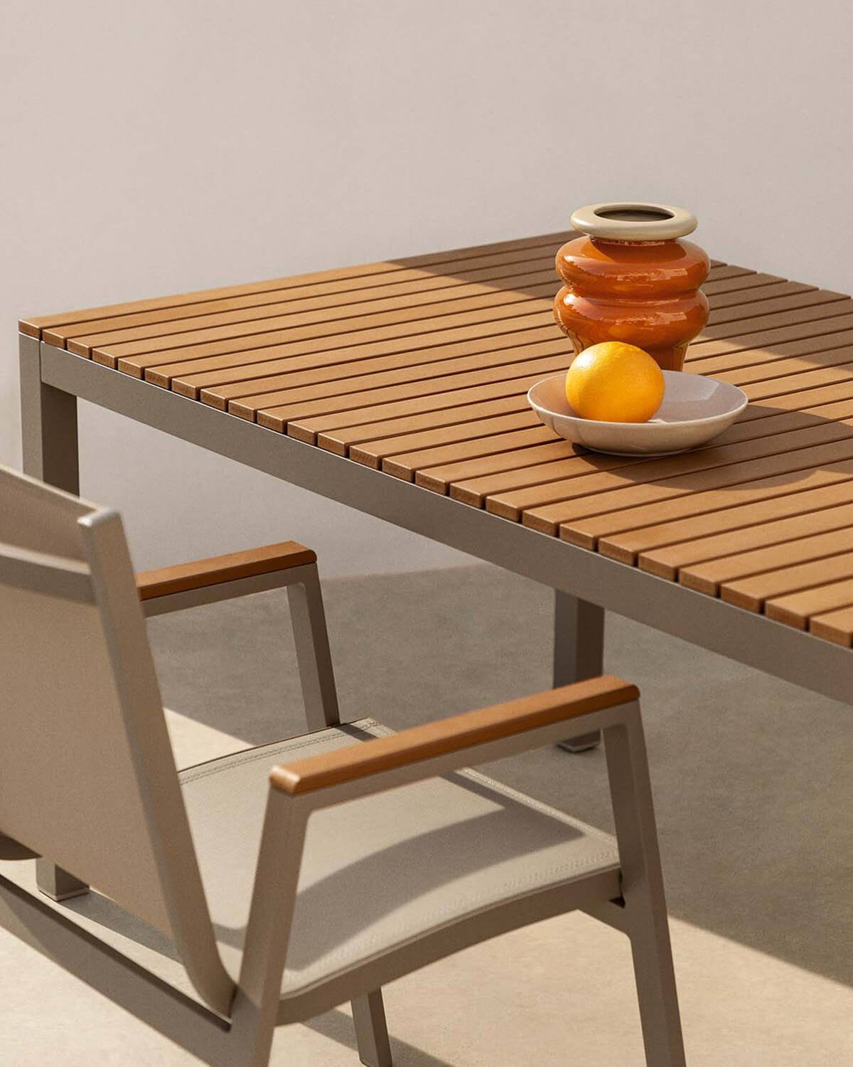 Pack of 2 Outdoor Aluminium Chairs Korce, gallery image 3