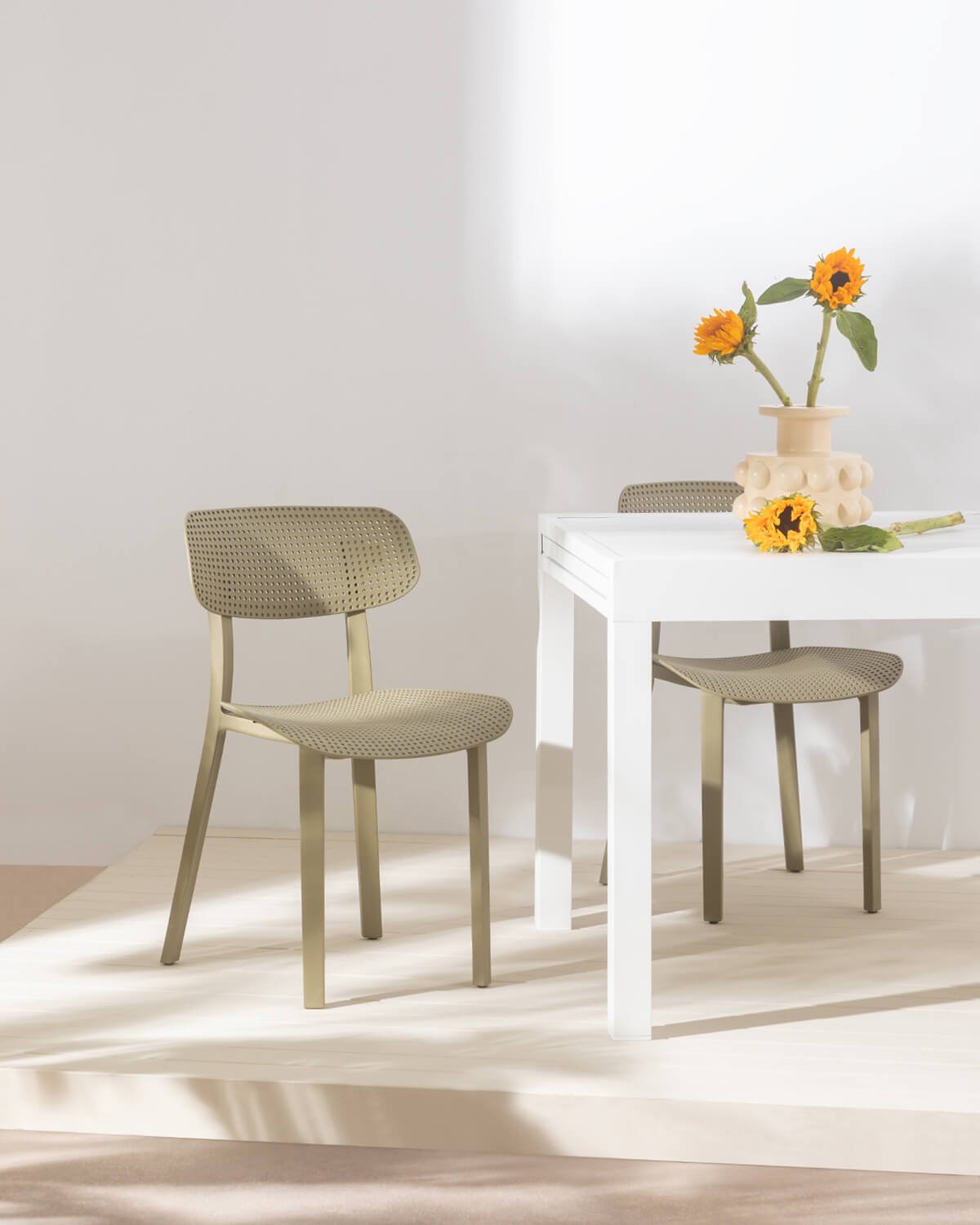 Pack 4 Outdoor Polypropylene Chairs Dasi Rejilla, gallery image 2