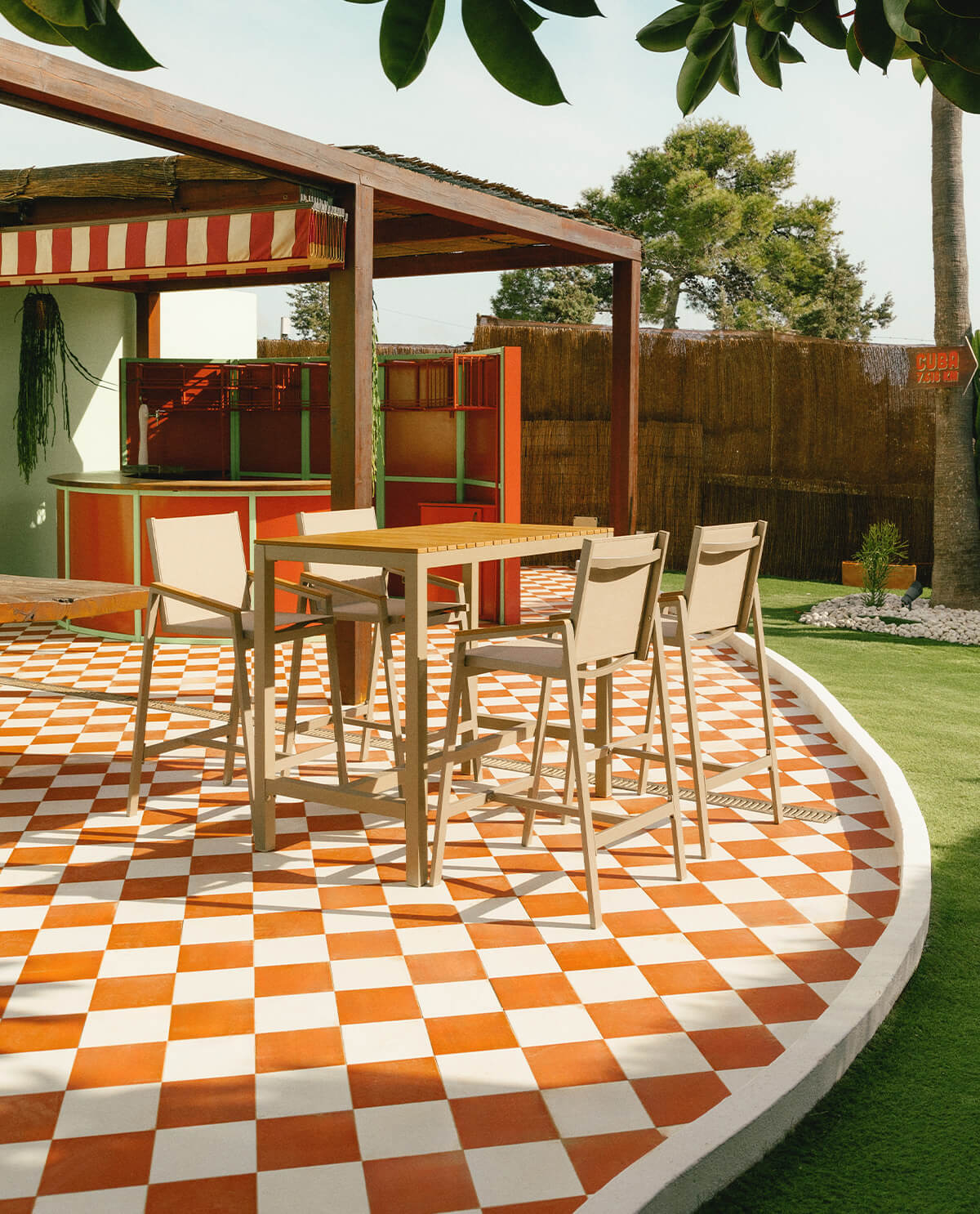 Pack 2 High Aluminium Outdoor Stools (74,5 cm) Korce, gallery image 2