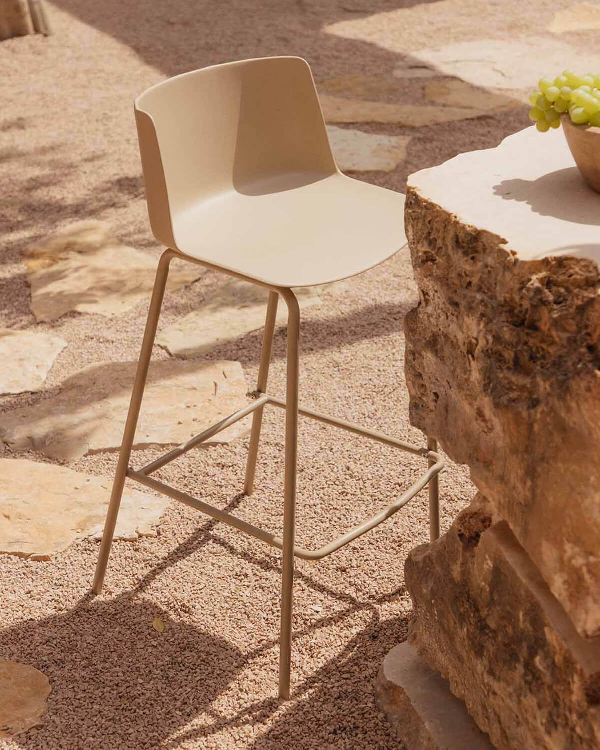 Pack of 2 High Outdoor Stools in Polypropylene and Metal (75 cm) Meivy, gallery image 2