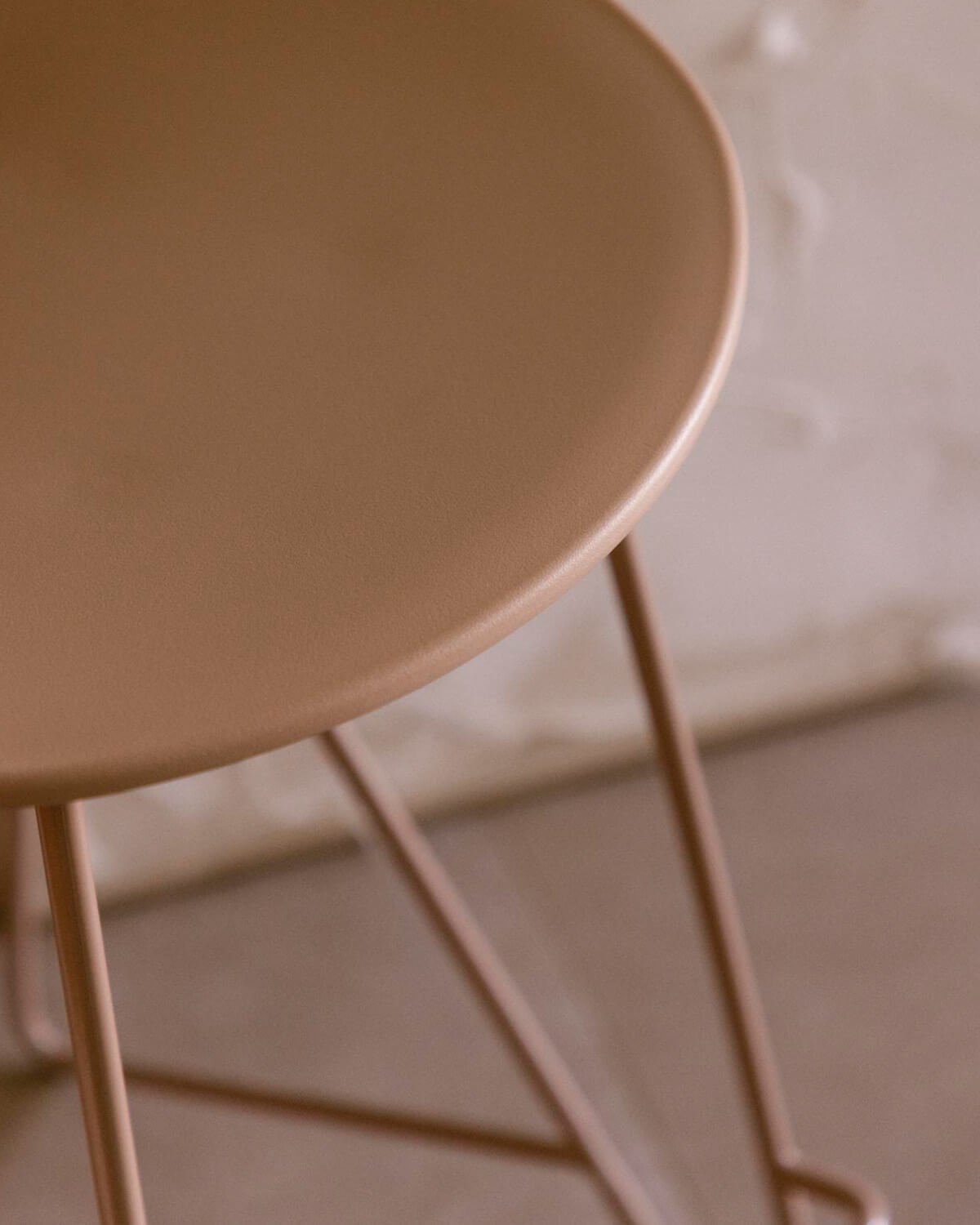 Pack of 4 High Stools in Polypropylene and Steel (67 cm) Paris, gallery image 3