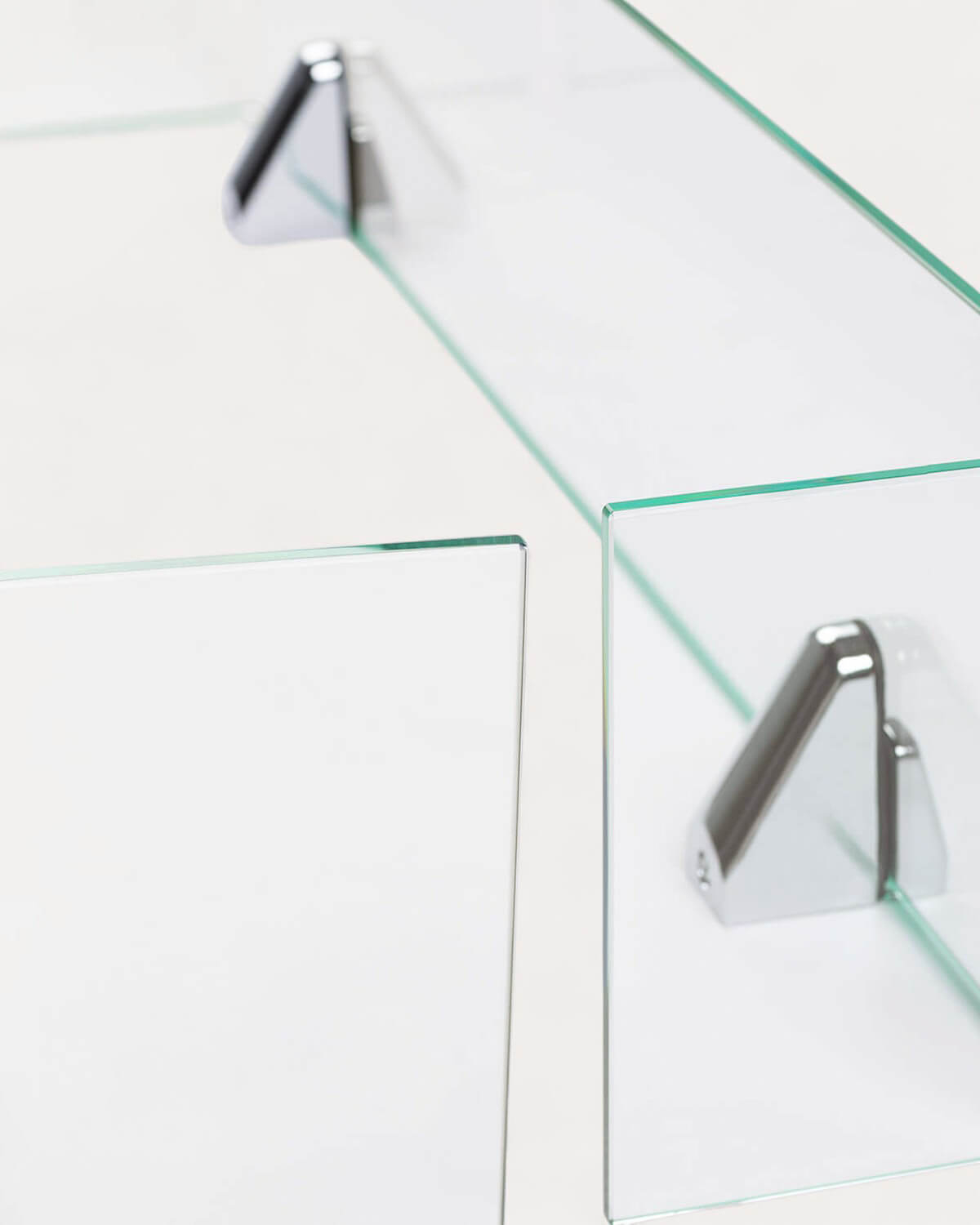 The Set of 2 Curved Glass Wall Shelves Iris , gallery image 3