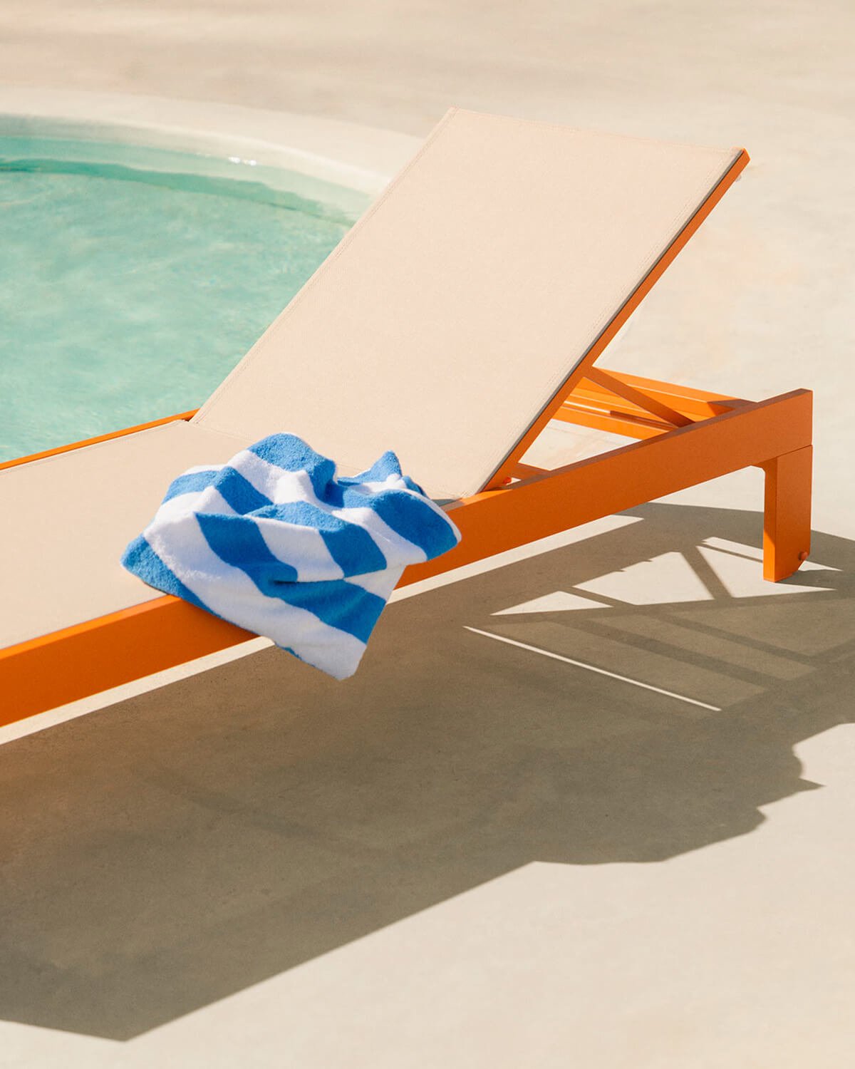 Aluminium and Fabric Reclining Sun Lounger New Kreta, gallery image 3