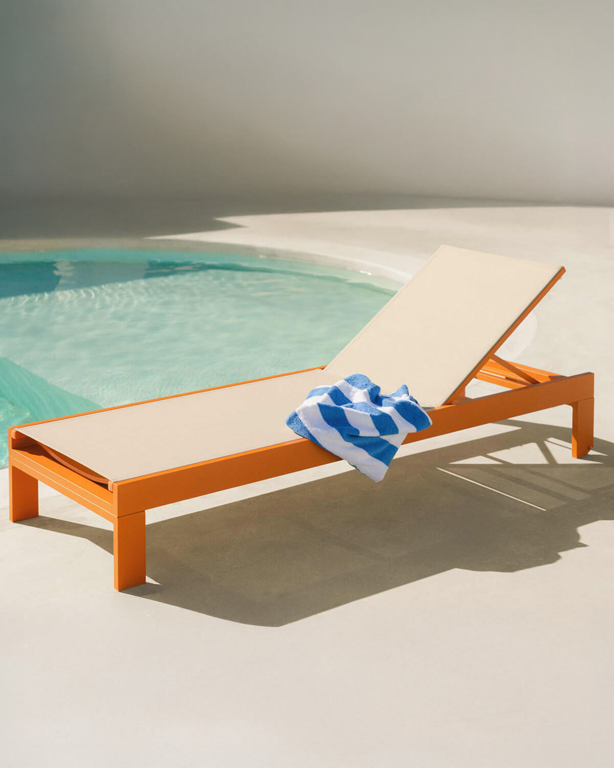 Pack of 2 Aluminium and Fabric Reclining Sun Loungers New Kreta, gallery image 2