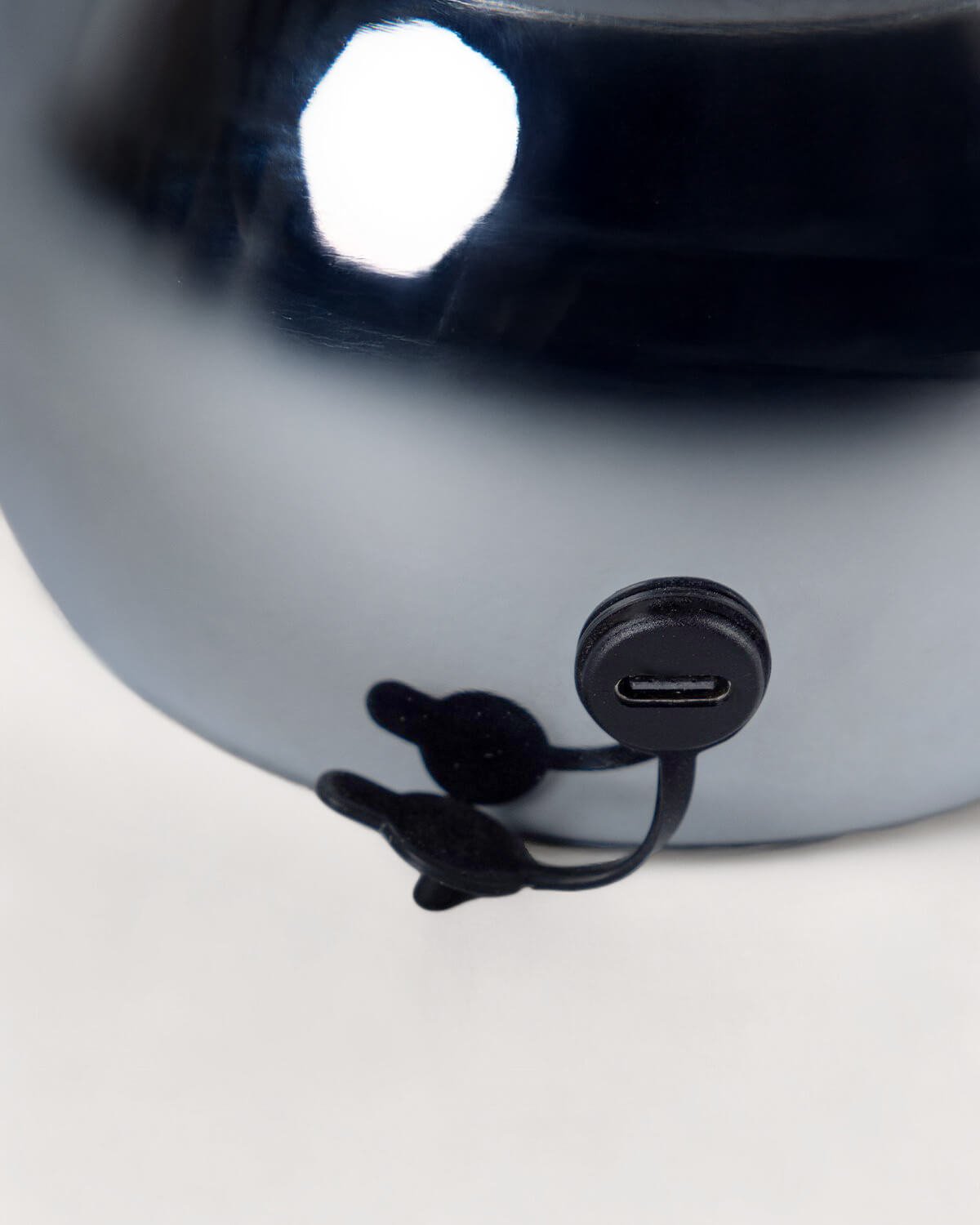 Dimmable LED Wireless Outdoor Table Lamp Yemi, gallery image 7