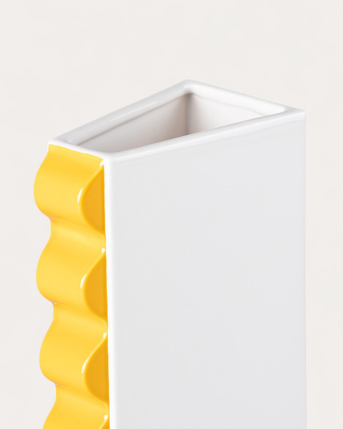 Dolomite Vase Olesia, gallery image 4