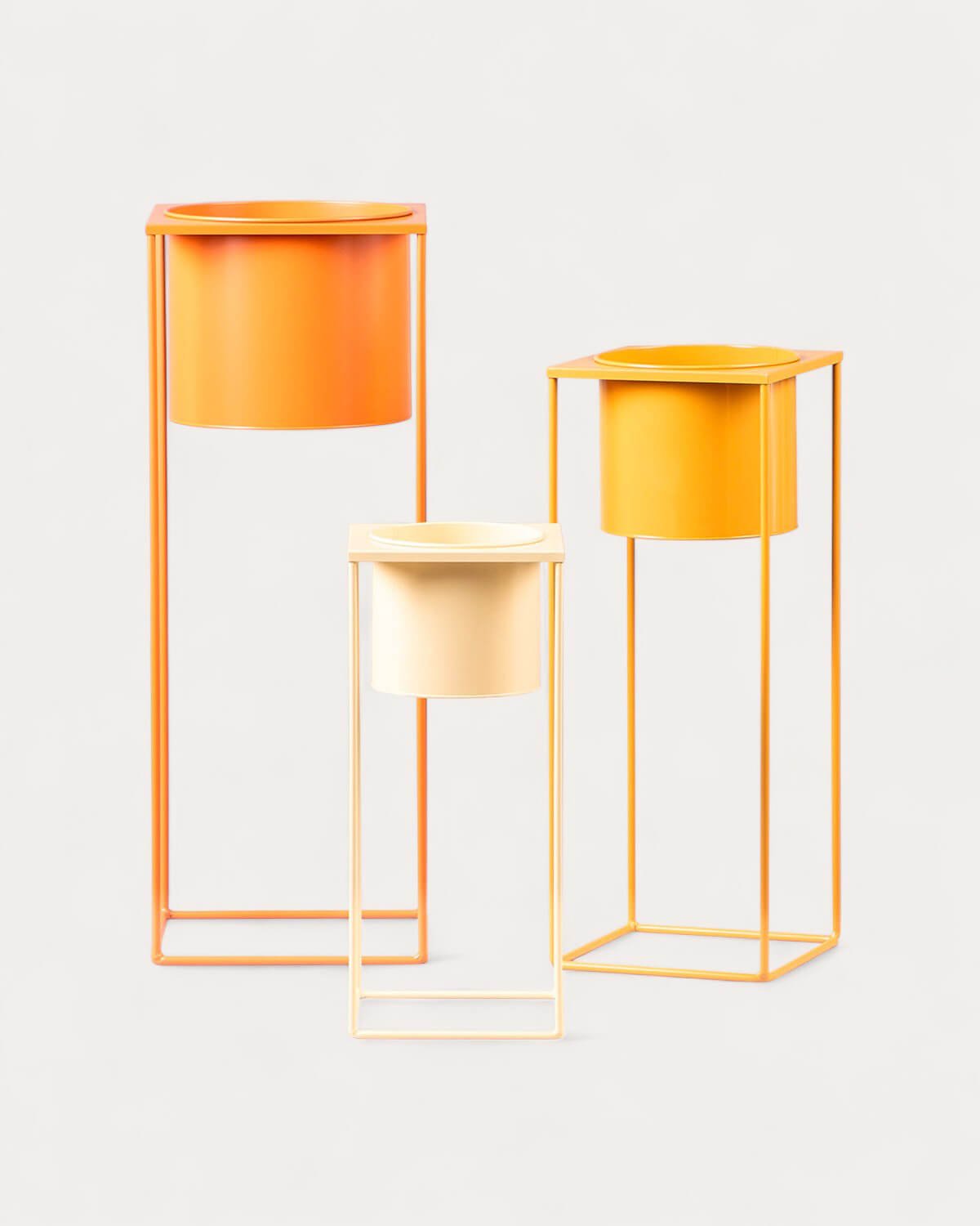 Set of 3 Round Metal Planters Cosme, gallery image 1