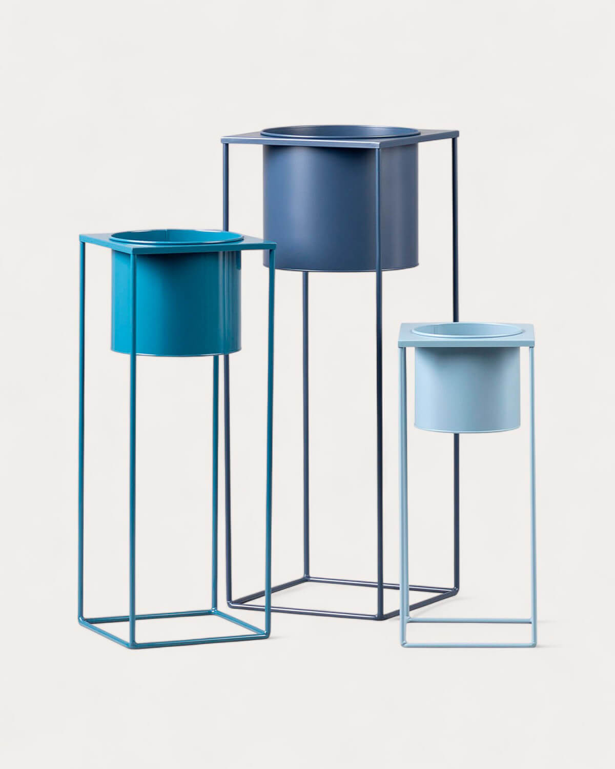 Set of 3 Round Metal Planters Cosme, gallery image 6