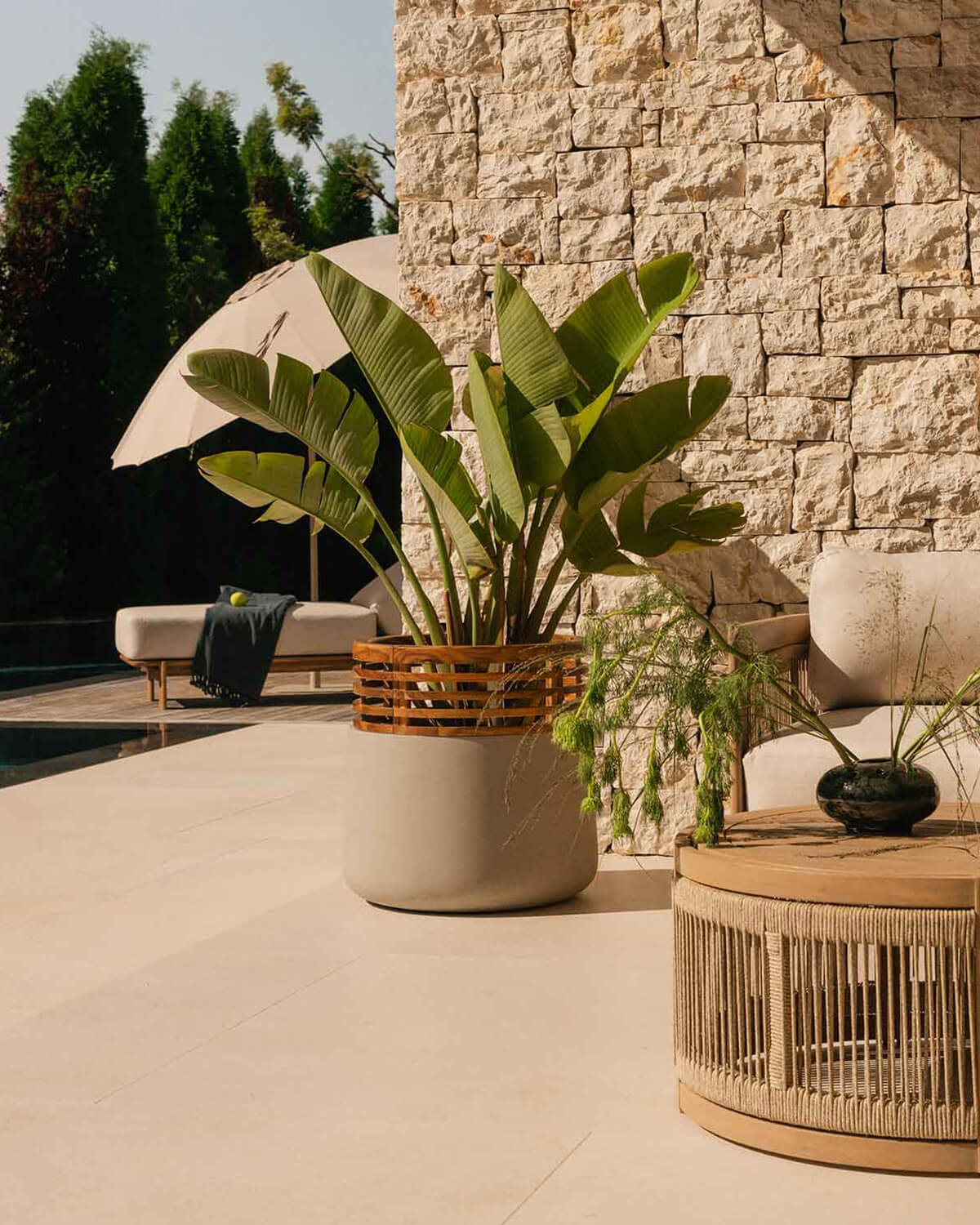 Concrete and Acacia Wood Planter XL (60xØ57 cm) Hazan - themasie.com