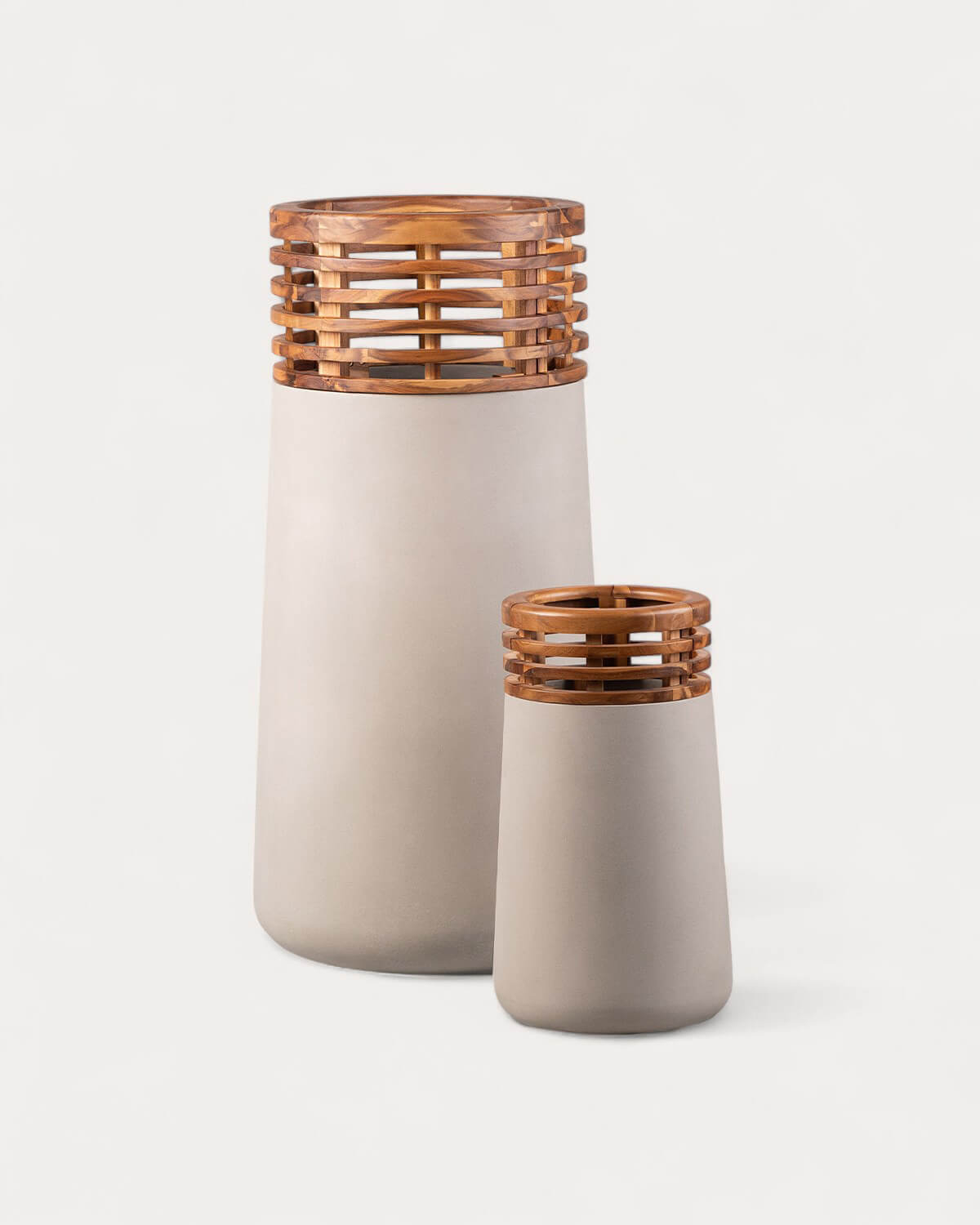 Concrete and Acacia Wood Planter 3XL (104xØ46 cm) Hazan, gallery image 4