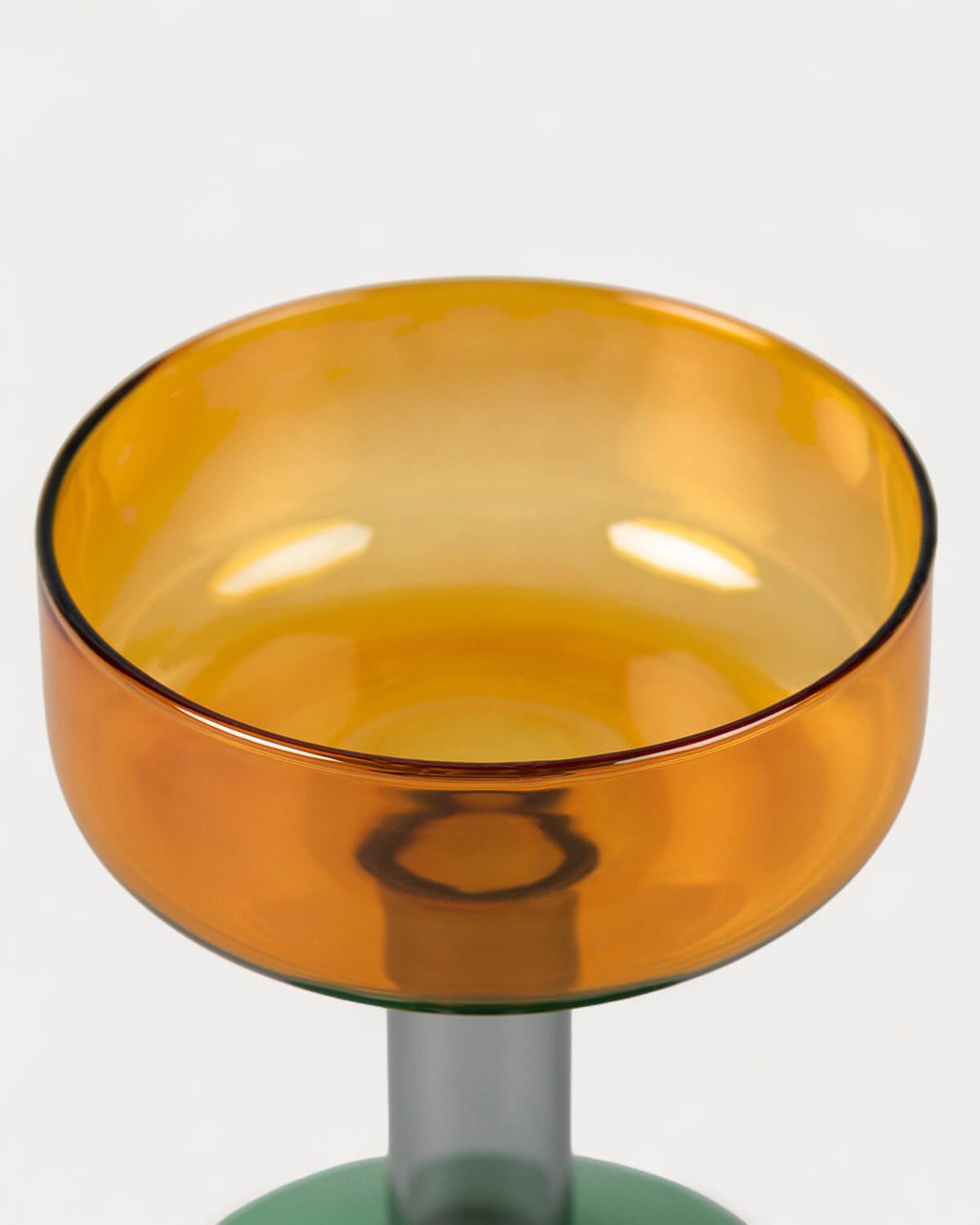 Pack of 4 Cadiz Glass Champagne Glasses, gallery image 3