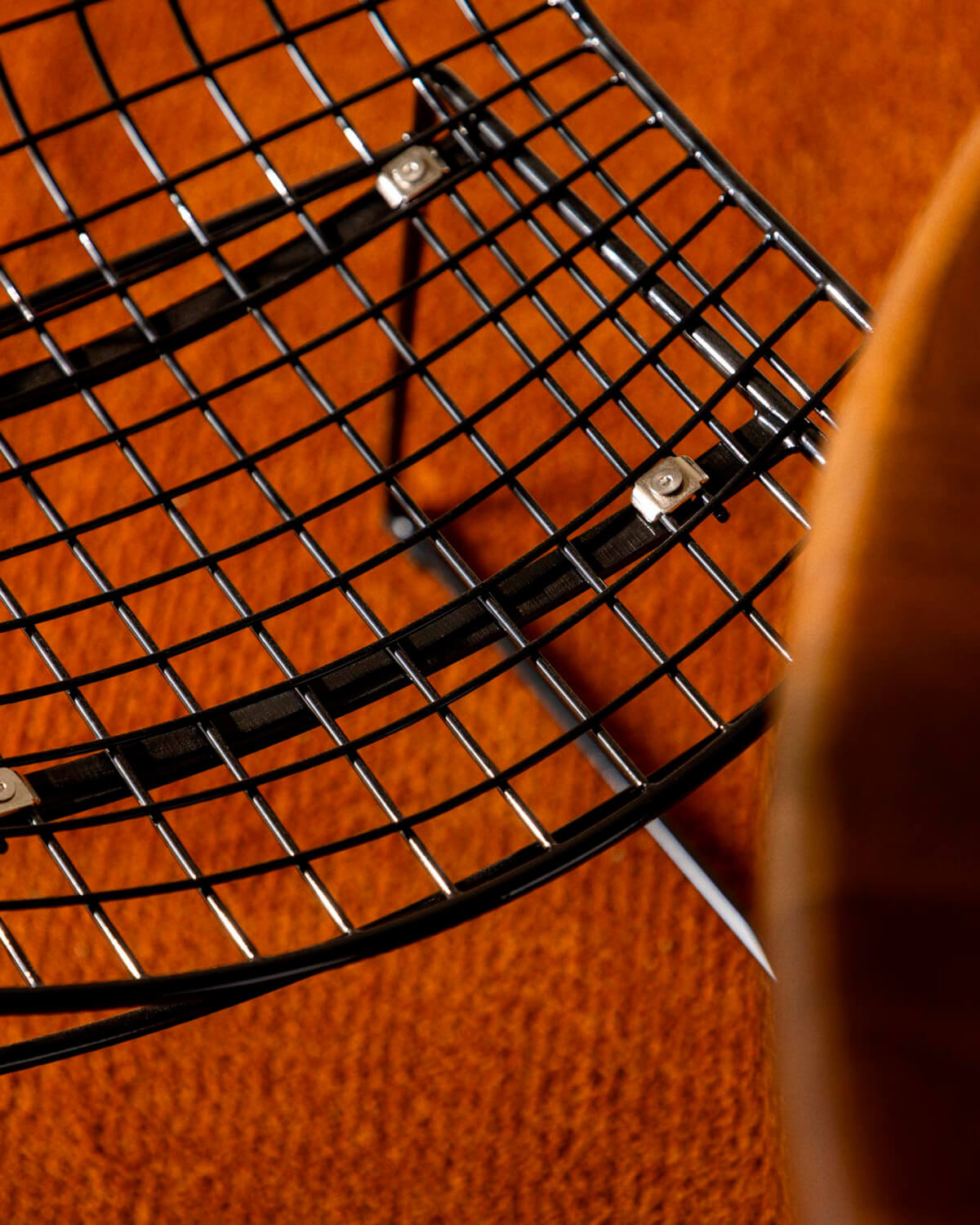 Pack of 4 Steel Dining Chairs Low Back Aras Trend, gallery image 3