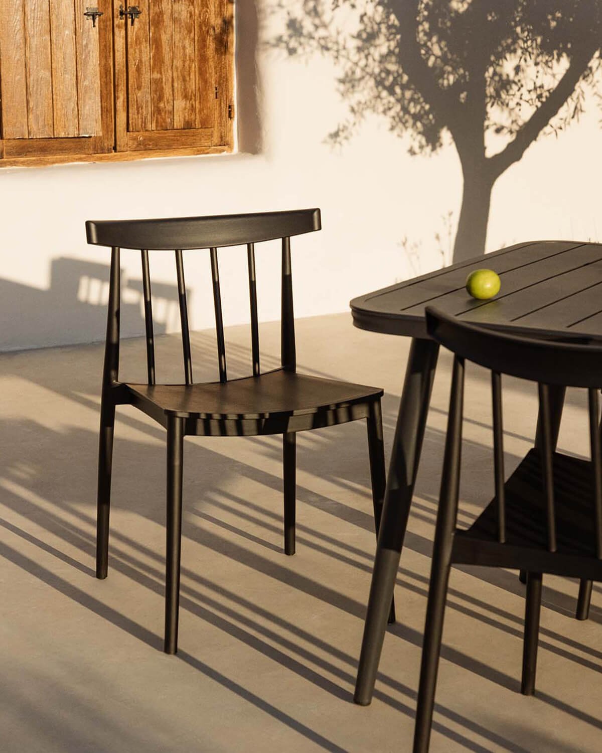 Cancun Rectangular Aluminum Table Set (160x90 cm) and 6 Sunty Outdoor Polypropylene Chairs, gallery image 3