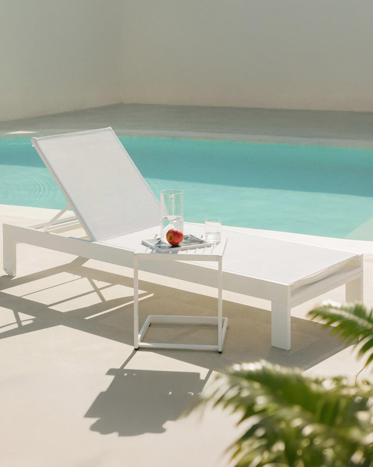 Aluminum Lounger and Side Table Set (40x40 cm) New Kreta, gallery image 2