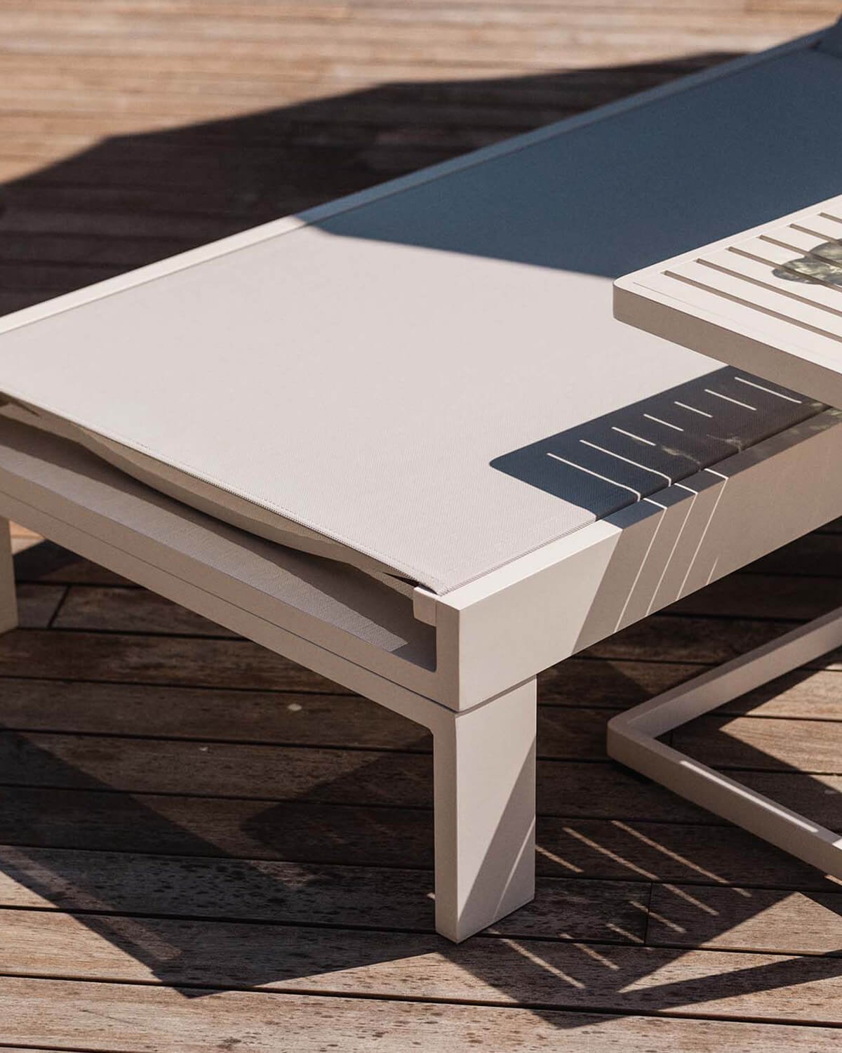 Aluminum Lounger and Side Table Set (40x40 cm) New Kreta, gallery image 3