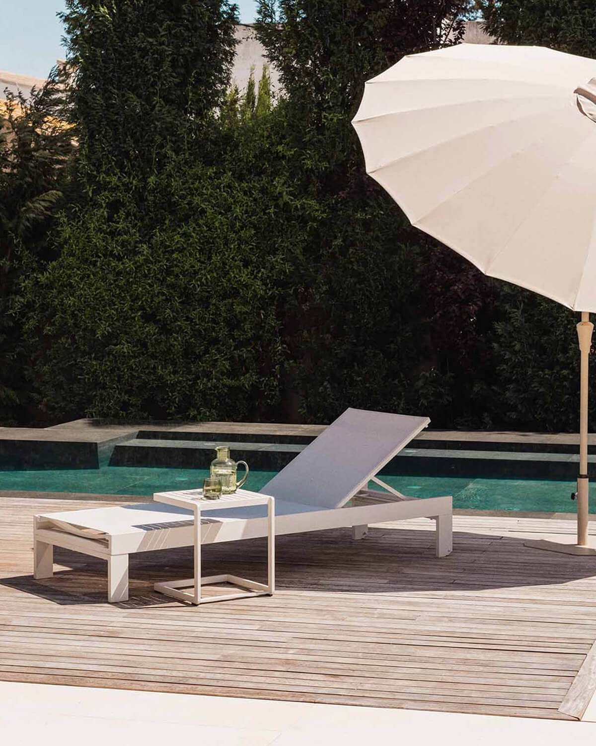 Aluminum Lounger and Side Table Set (40x40 cm) New Kreta, gallery image 2