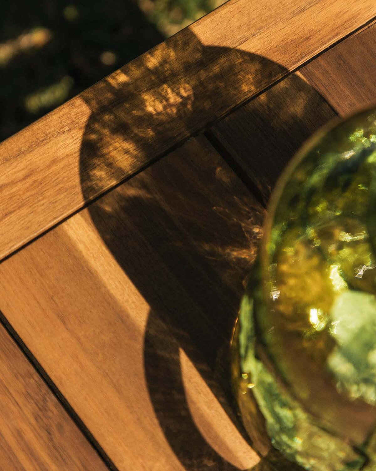 Acacia Wood Set of 2 Sun Loungers and Side Table Hazan Trend, gallery image 3