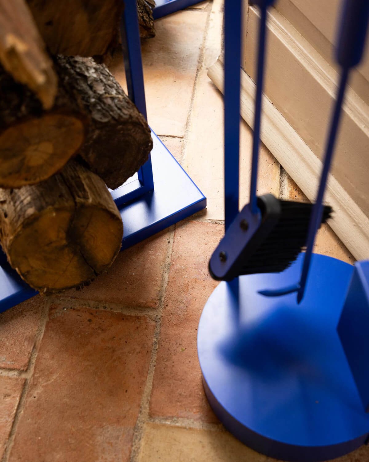 Set of 2 Firewood Holders and Accessories for Fireplace Lior, gallery image 3