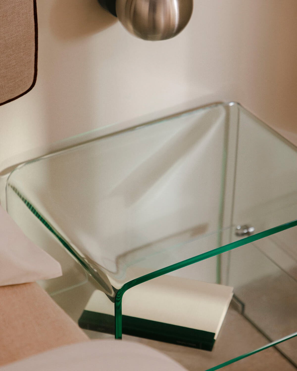 Rectangular Tempered Glass Nightstand (47x36 cm) Endil, gallery image 3