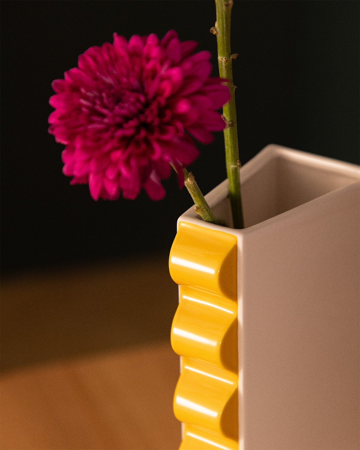 Dolomite Vase Olesia, gallery image 3