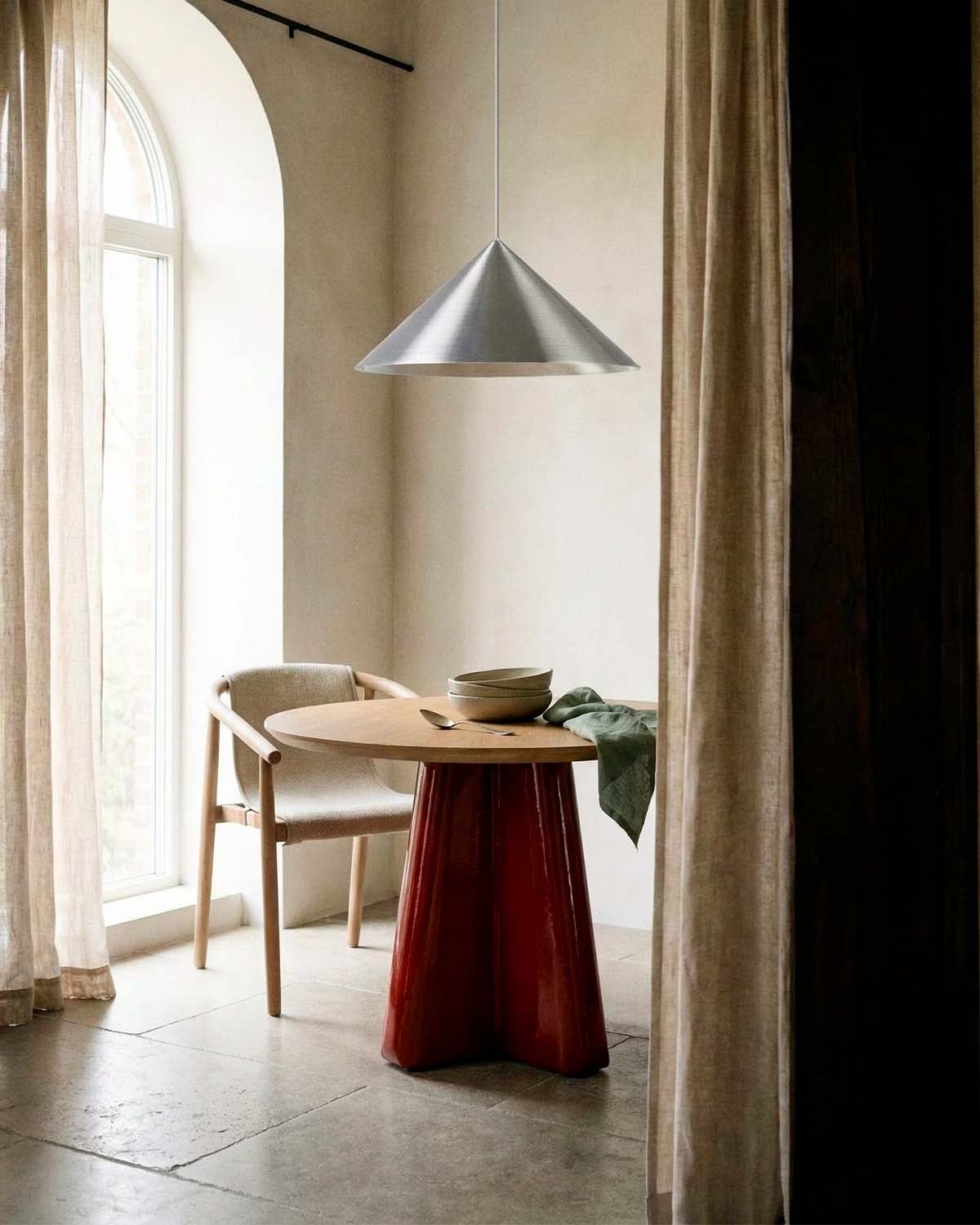 Round Wooden Dining Table (Ø120 cm) Roxenna, gallery image 2