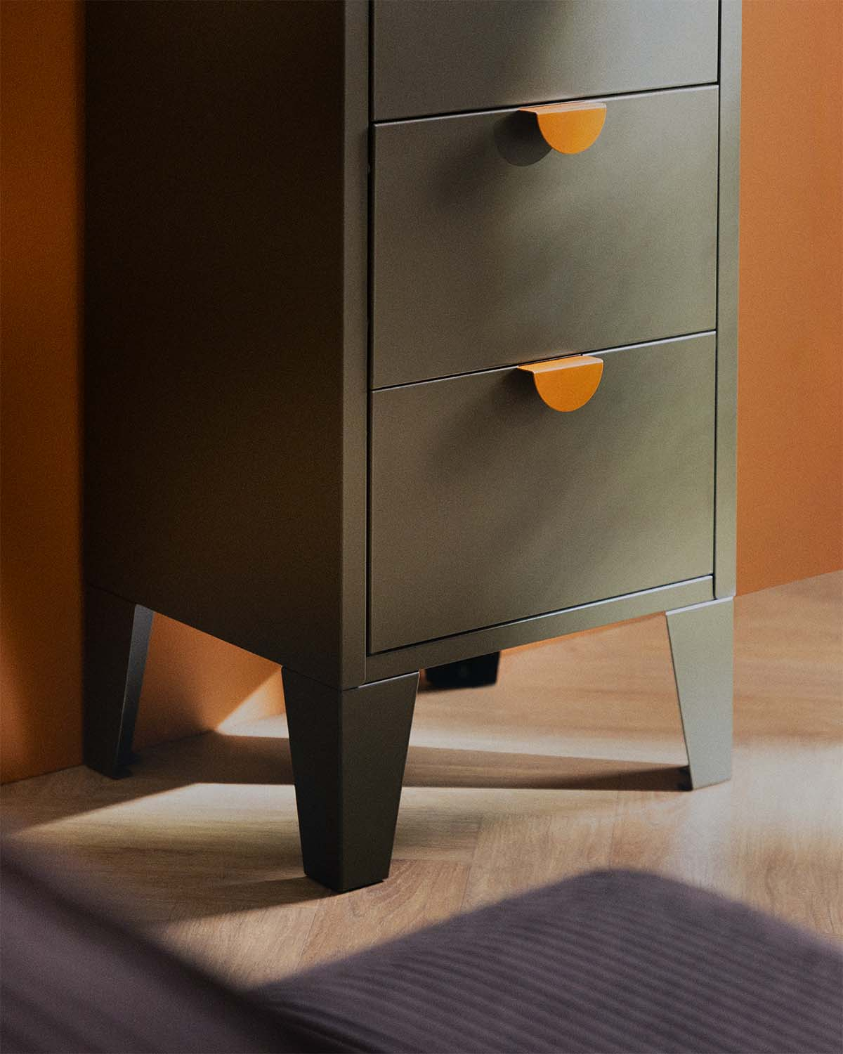 Display Case with 1 Door and 4 Drawers 180x40 cm Made of Laminated Steel and Glass Andrius, gallery image 3