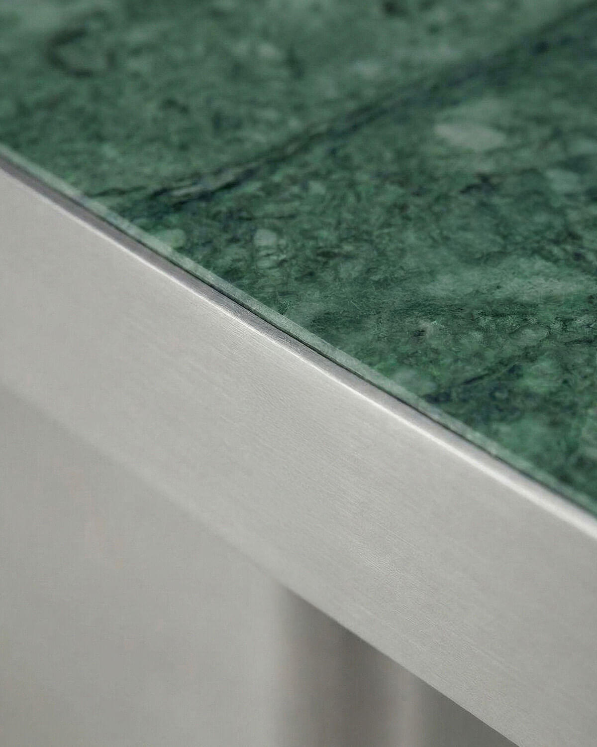 Square Side Table in Stainless Steel and Udaipur Marble (50x50 cm) Ofelia, gallery image 7