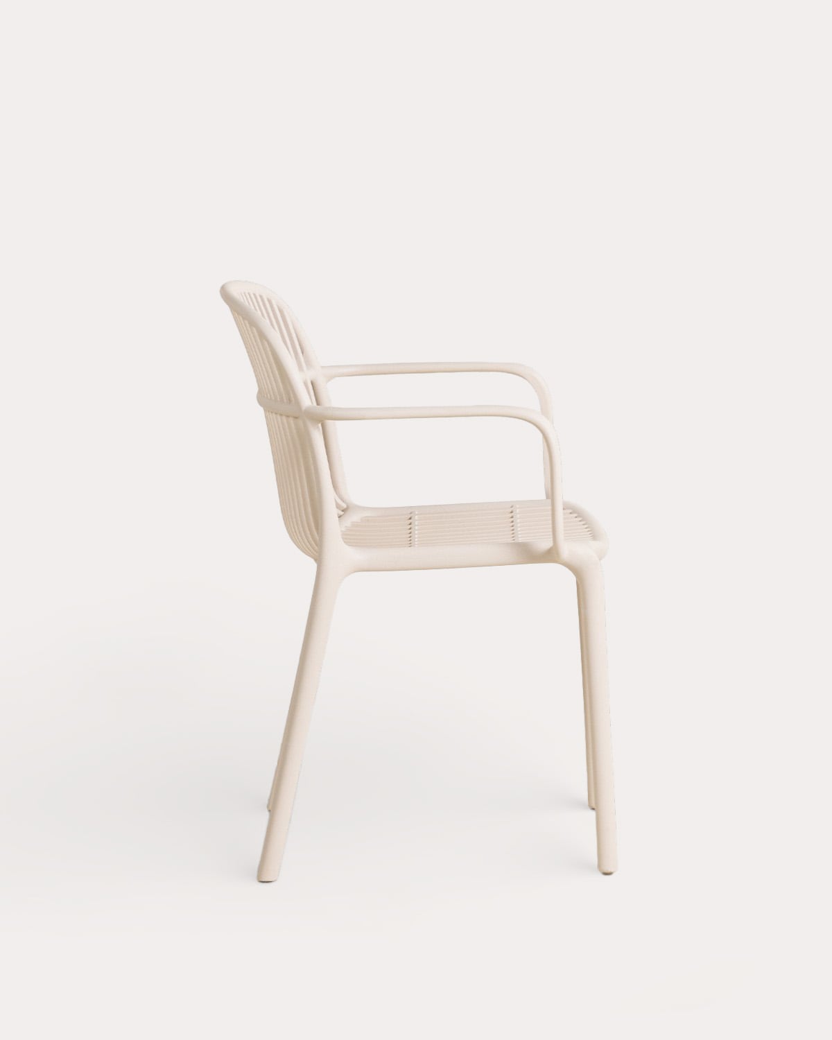 Pack of 4 Aisha Polypropylene Outdoor Chairs with Armrests, gallery image 4