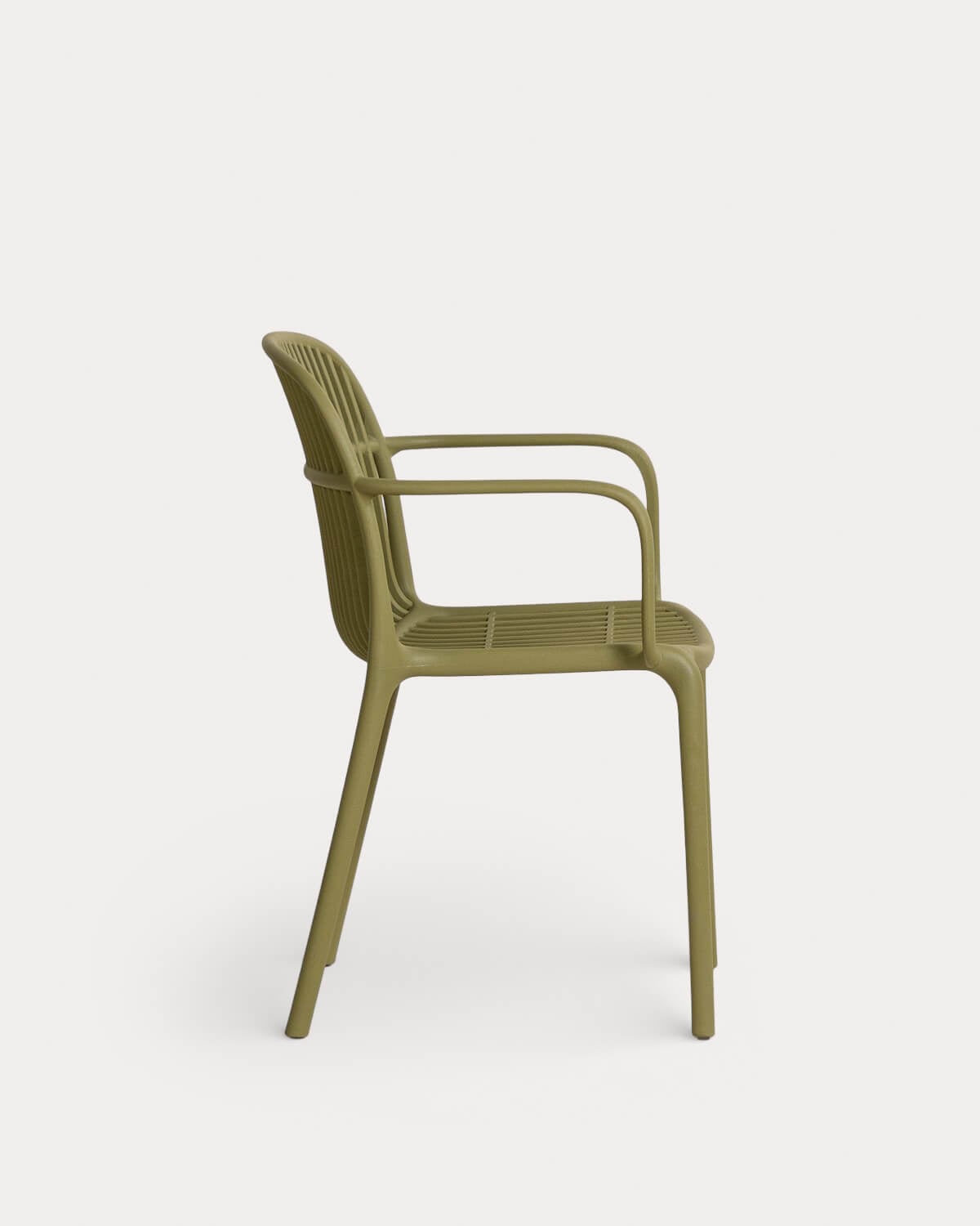 Pack of 4 Aisha Polypropylene Outdoor Chairs with Armrests, gallery image 4