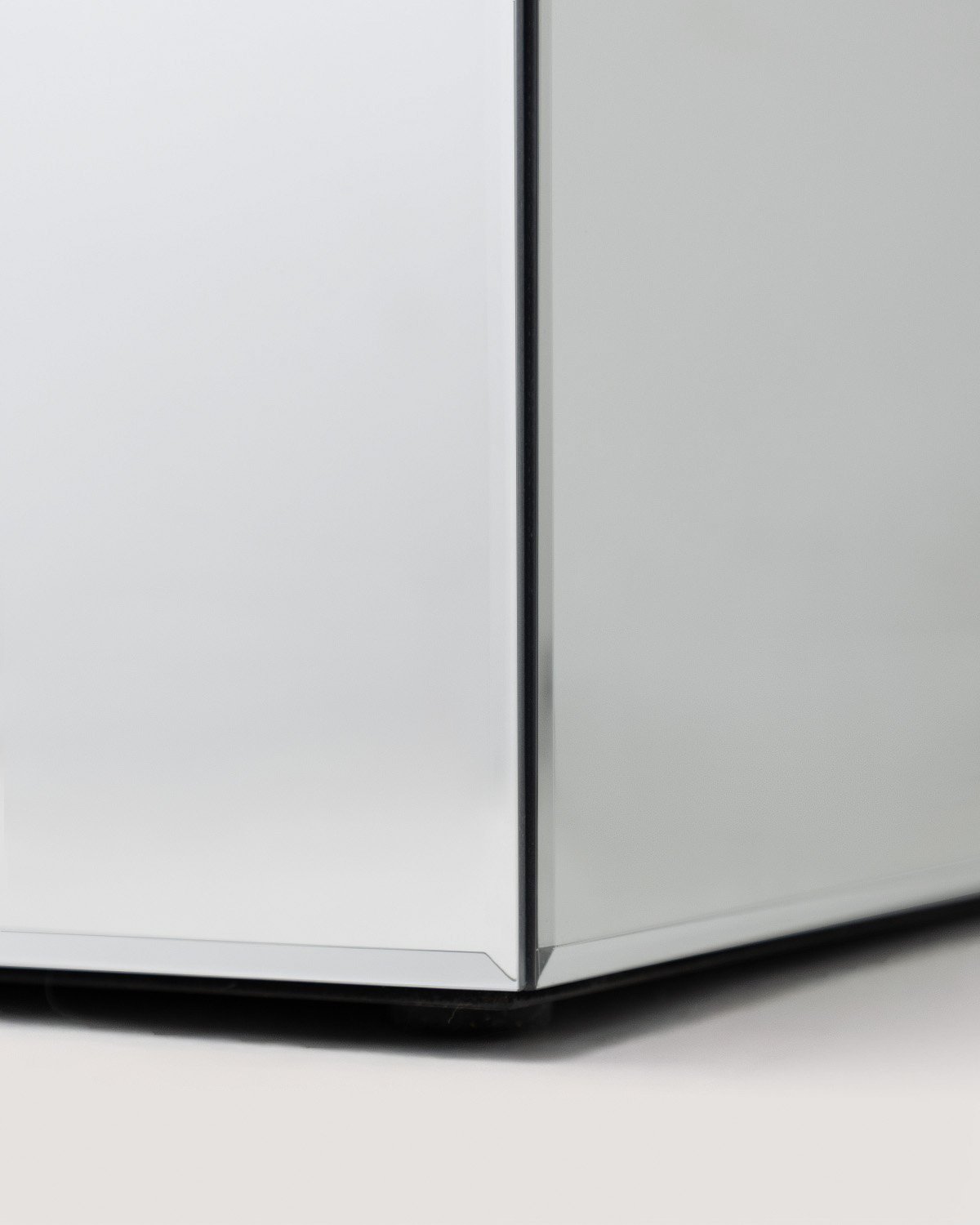 Square Glass Coffee Table (75x75 cm) Ninel, gallery image 6