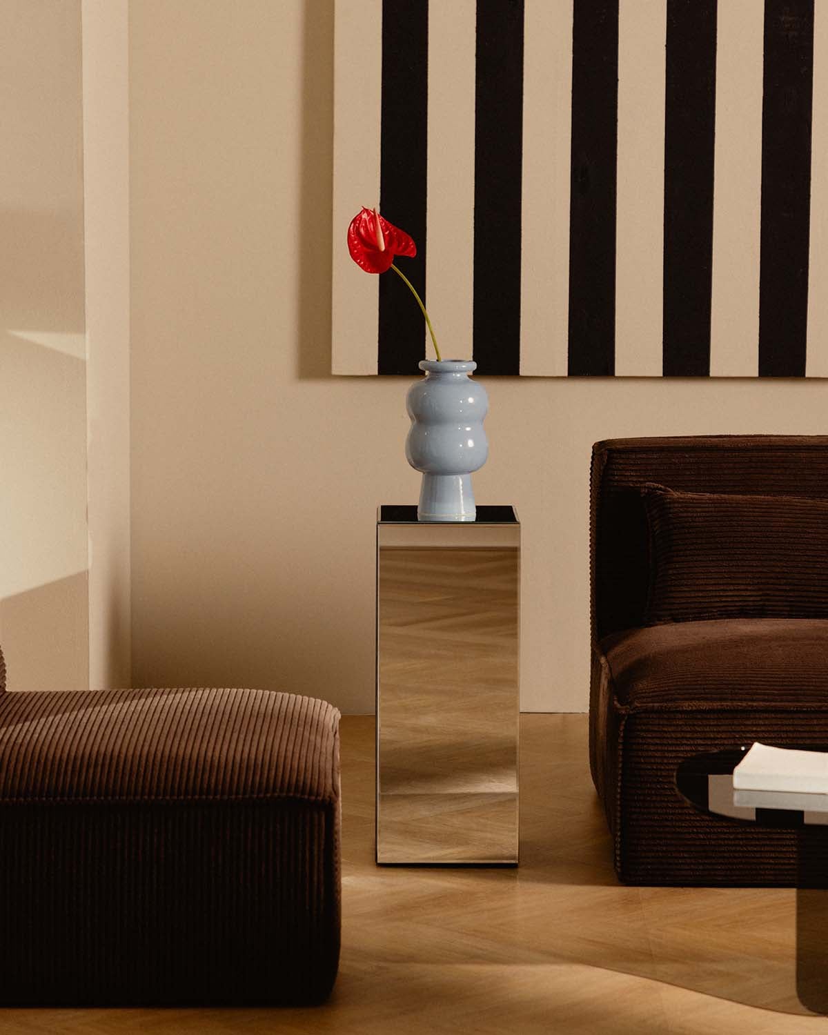 Glass Pedestal (25x25 cm) Ninel, gallery image 2